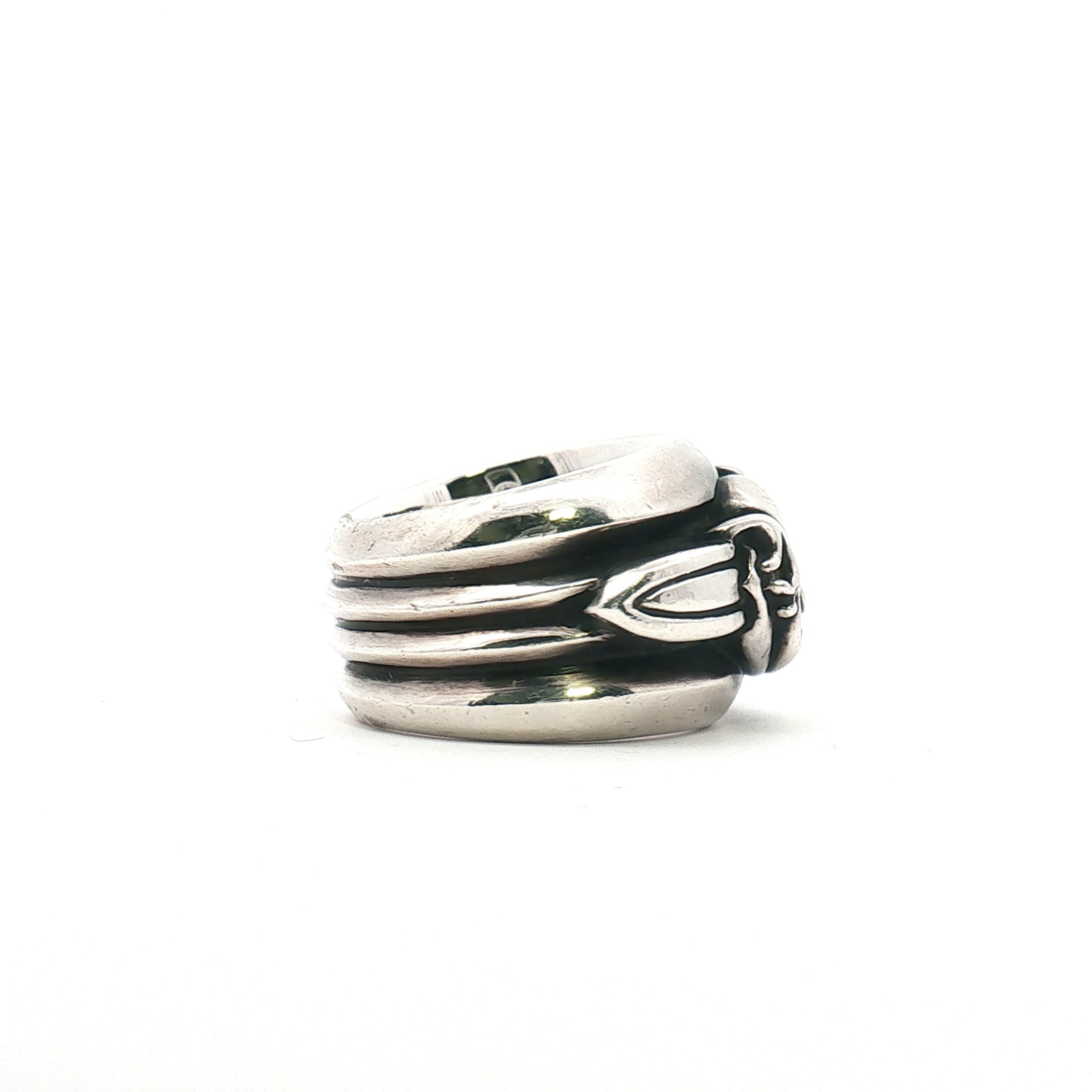 Chrome Hearts Hearts Dagger Ring – Gold & Beyond