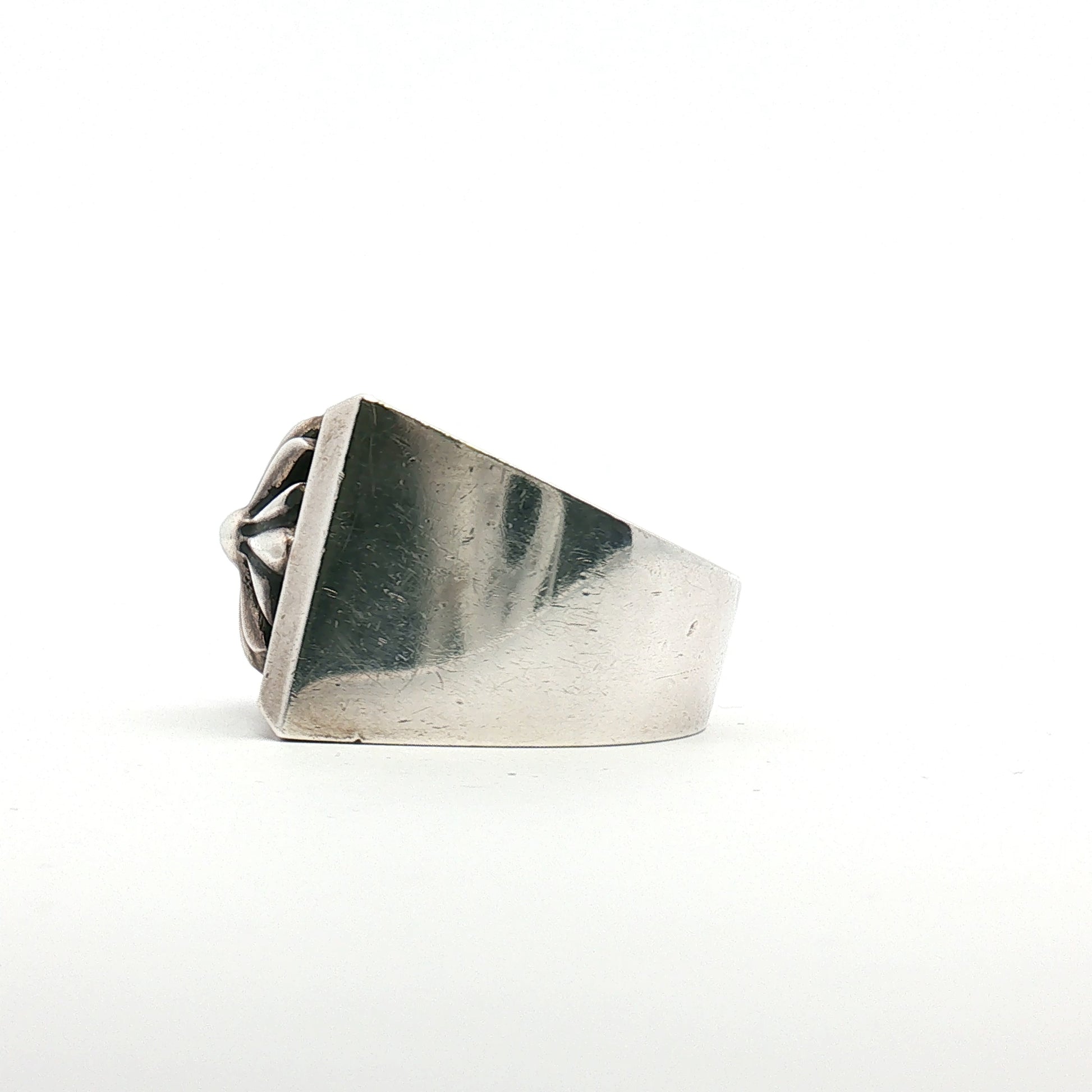 Chrome Hearts open cross signet ring, gold jewelry featuring a bold cross design on a sleek band.
