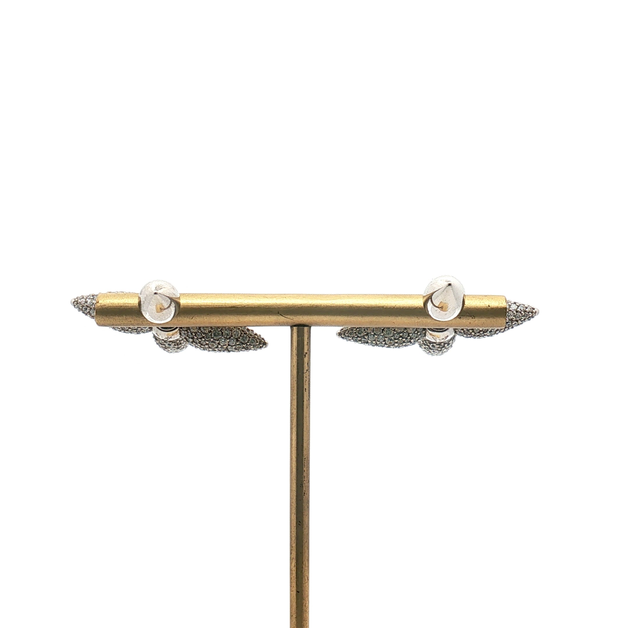 Louis Vuitton Star Blossom Louissette earrings in gold, featuring star-shaped blossom design, jewelry accessories for elegant styles