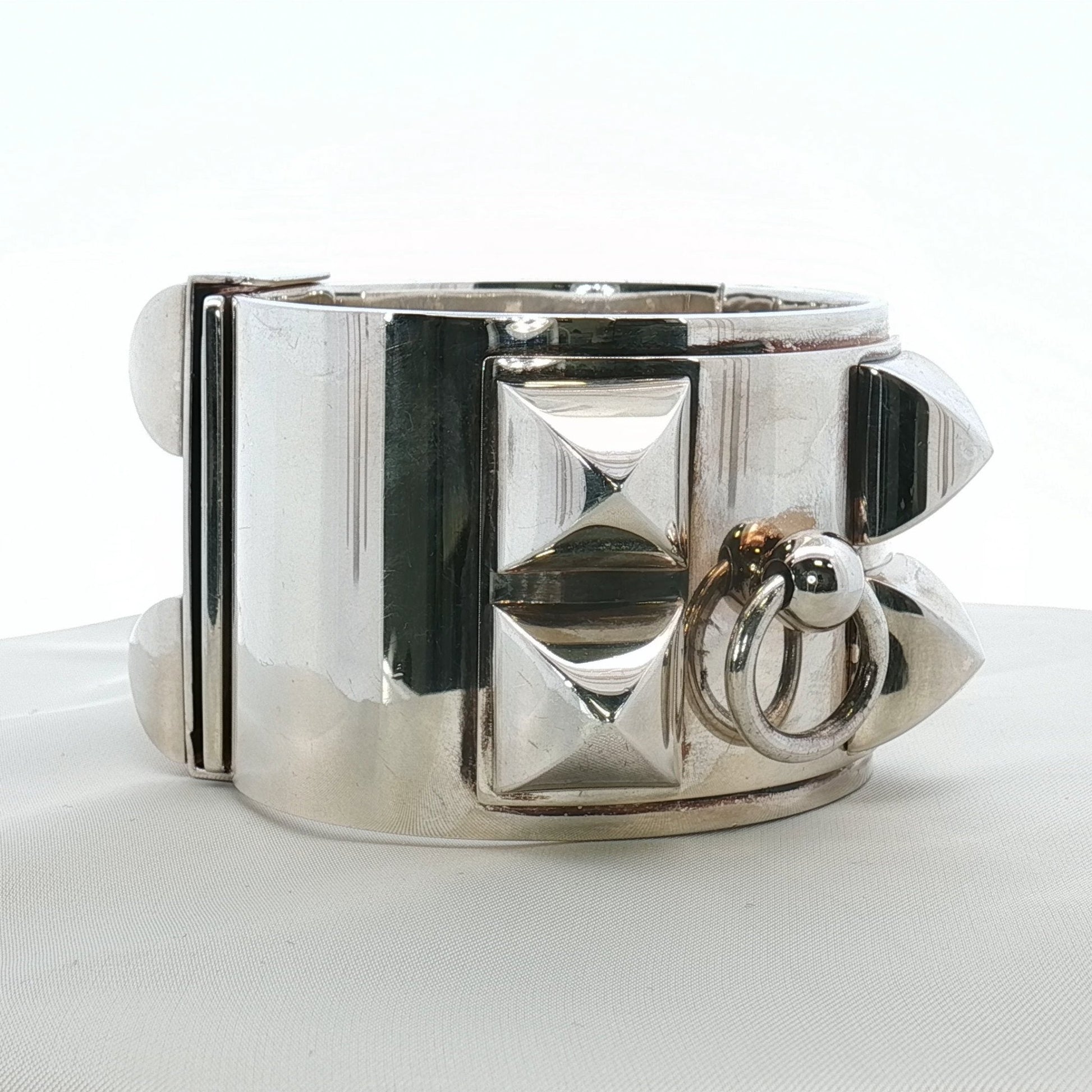 Hermès Collier de Chien STE Cuff Bracelet in jewelry, featuring a gold-tone design with bold, textured metal details.