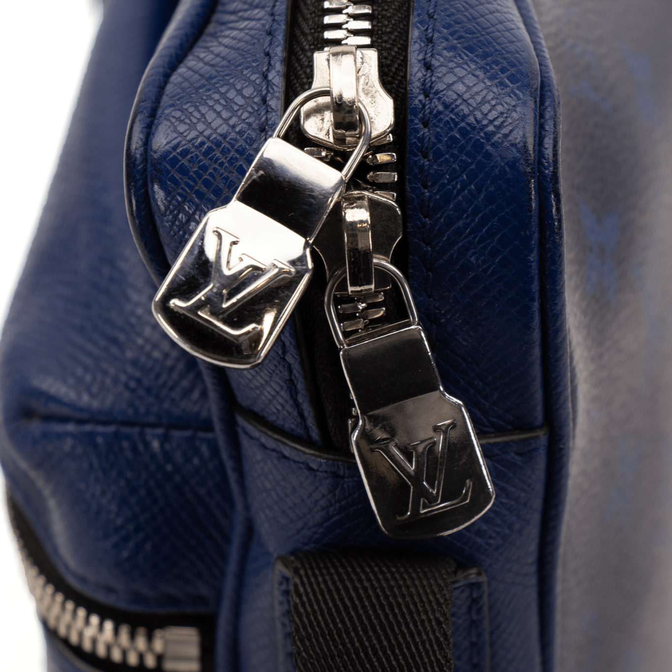 Louis Vuitton Outdoor Bum Bag in a stylish design, perfect for travel, featuring an adjustable strap and signature logo.