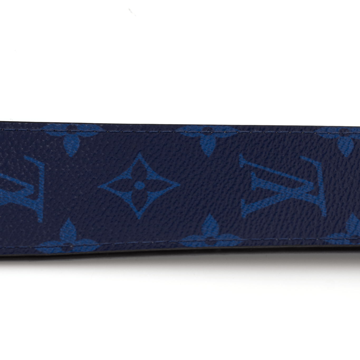 Louis Vuitton Outdoor Bum Bag in a stylish design, perfect for travel, featuring adjustable straps and signature monogram.