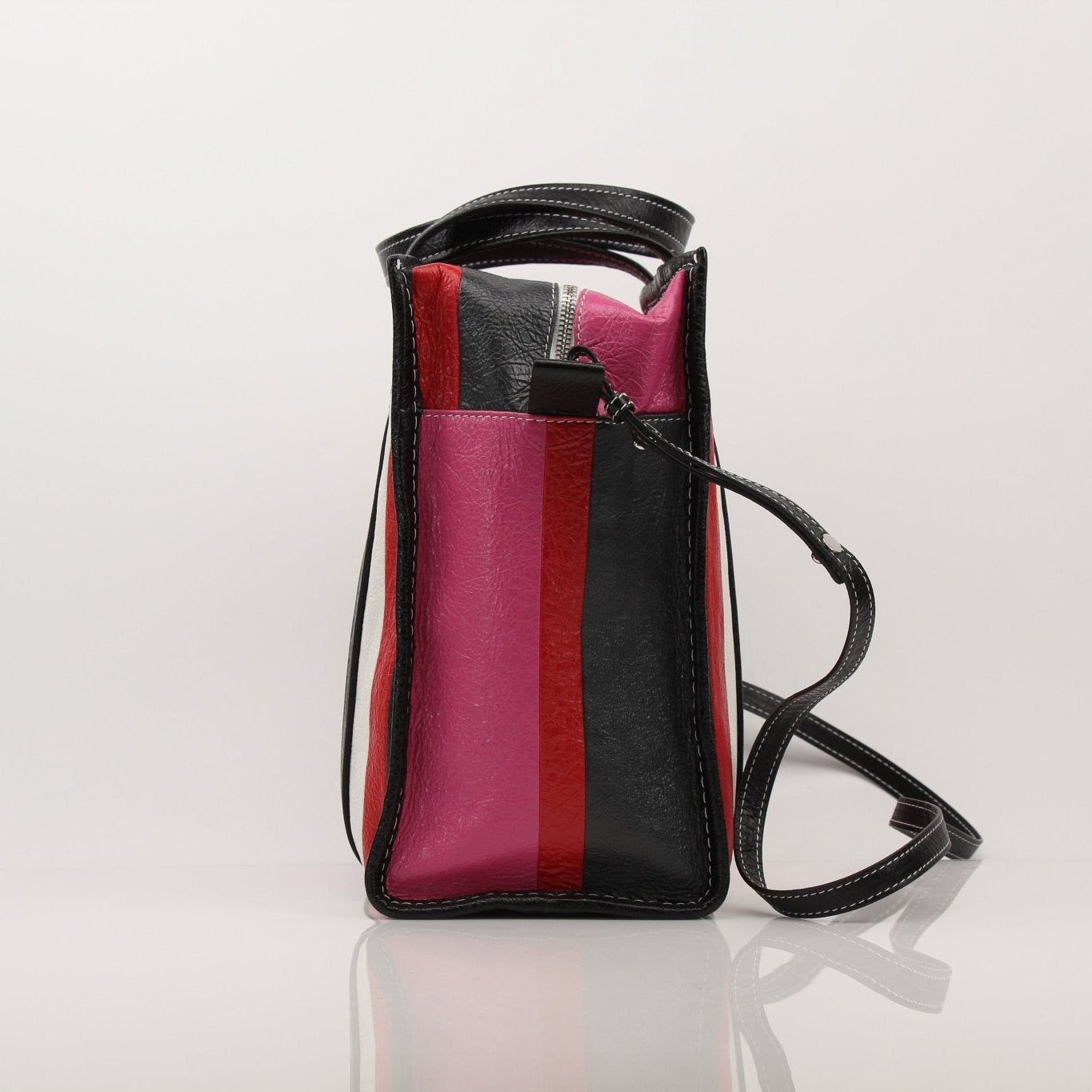 Gold & Beyond Balenciaga Agnes Bazar Papier tote bag for travel, featuring durable paper material and spacious design.