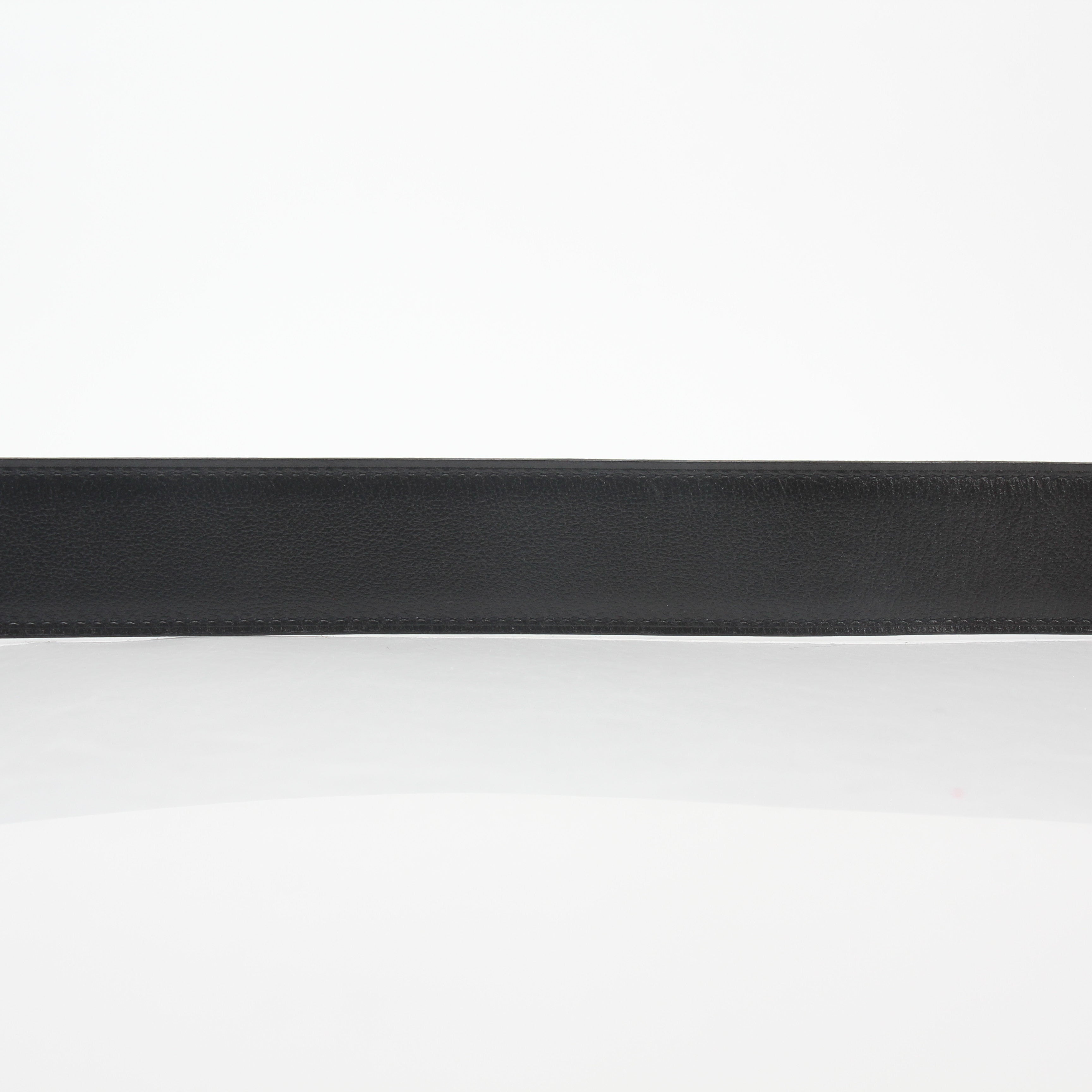 Hermès black and blue reversible belt kit by Gold & Beyond featuring a sleek H buckle and adjustable straps.