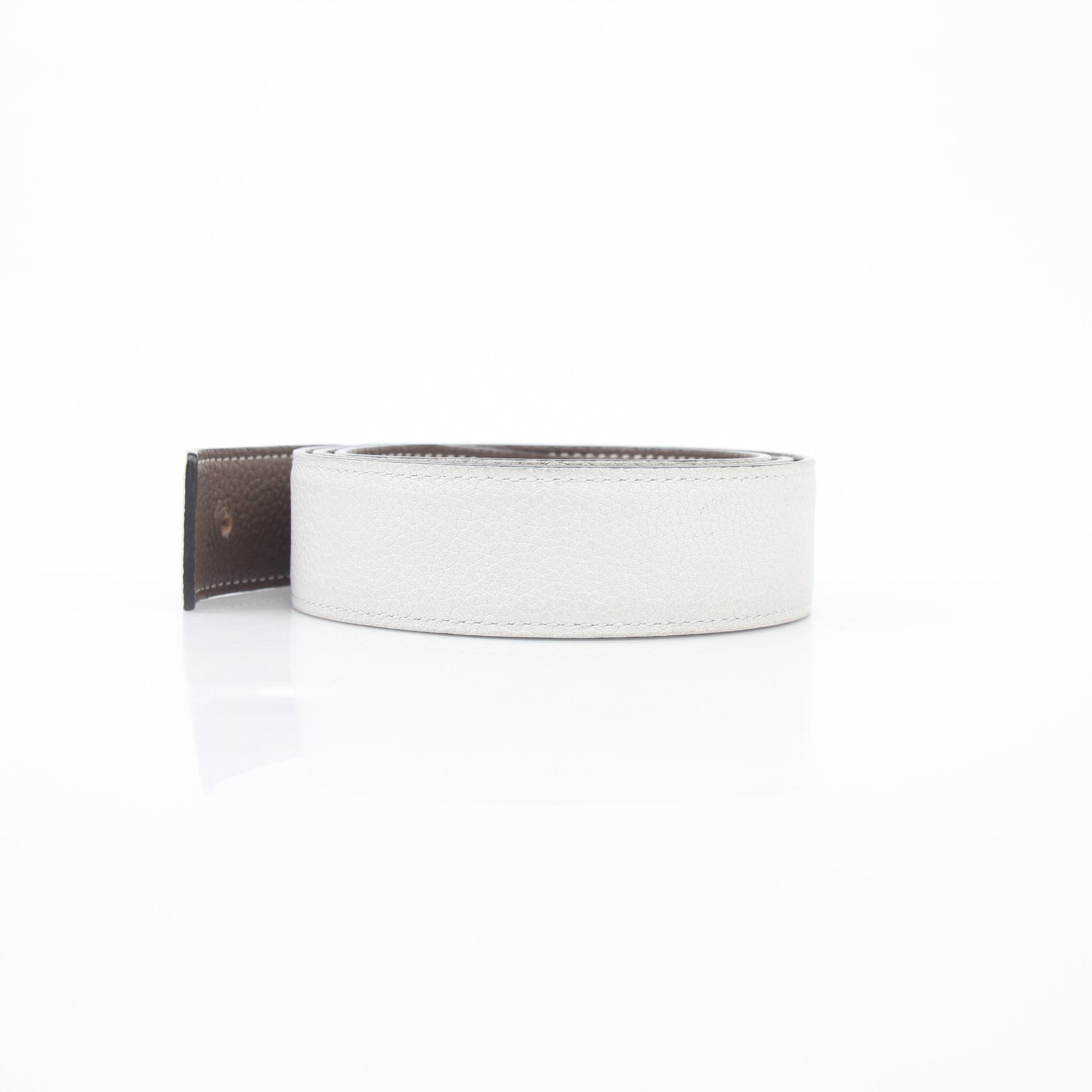 Hermès reversible leather belt strap in white and etoupe brown with gold hardware, size 90/36, shown with smooth finish and stitching.