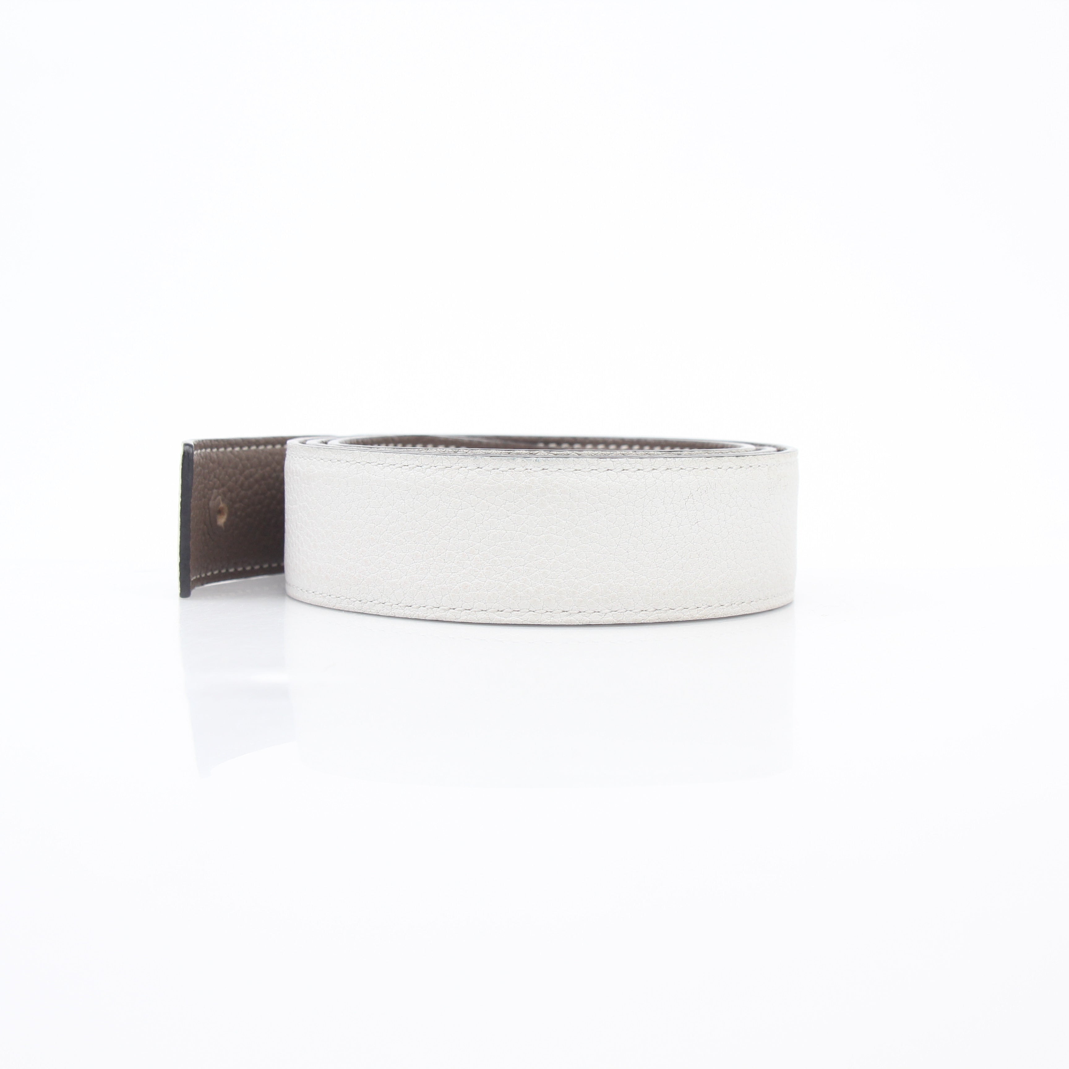 Hermès reversible leather belt strap in white and etoupe brown with gold hardware, size 90/36, shown with smooth finish and stitching.