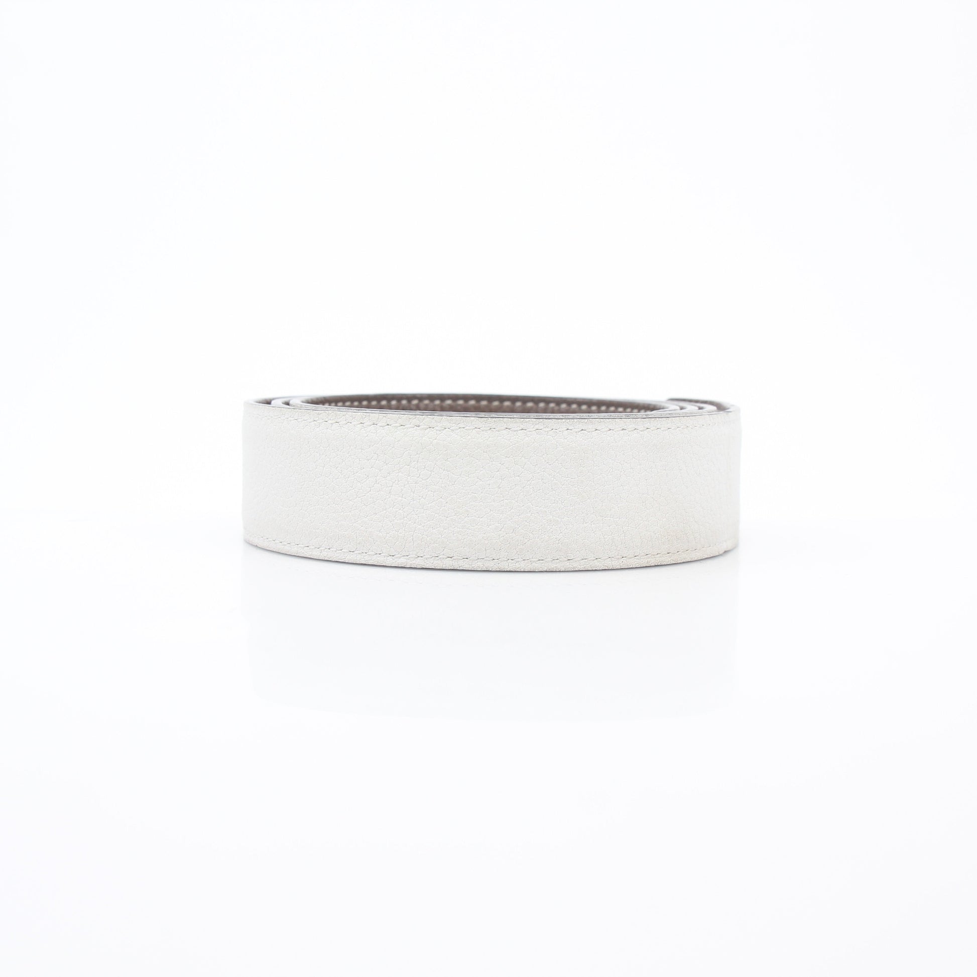 Hermès white and Etoupe reversible leather belt strap for accessories, featuring a sleek design and high-quality craftsmanship.