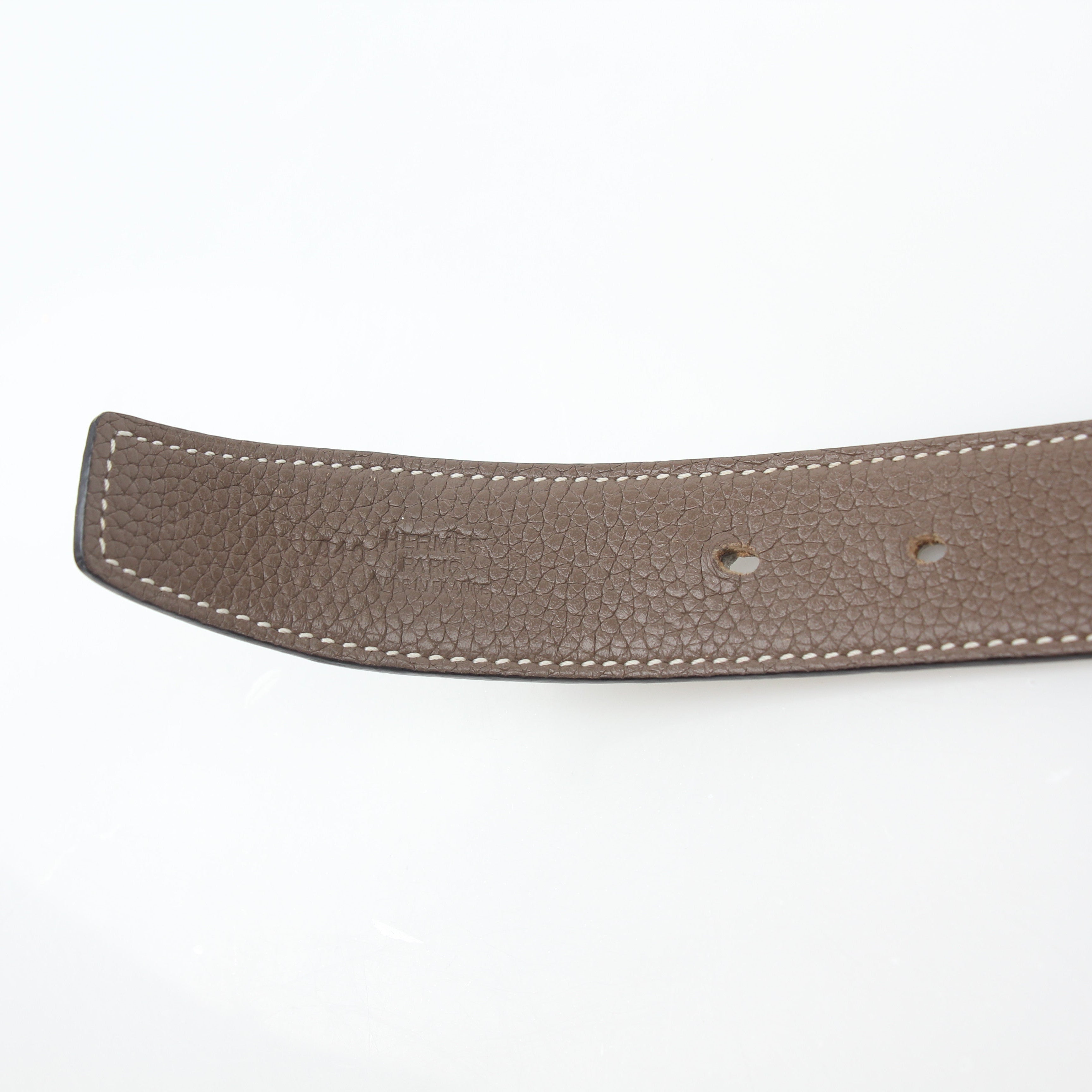 Hermès reversible leather belt strap in white and etoupe with gold hardware, 90/36 for accessories and fashion.