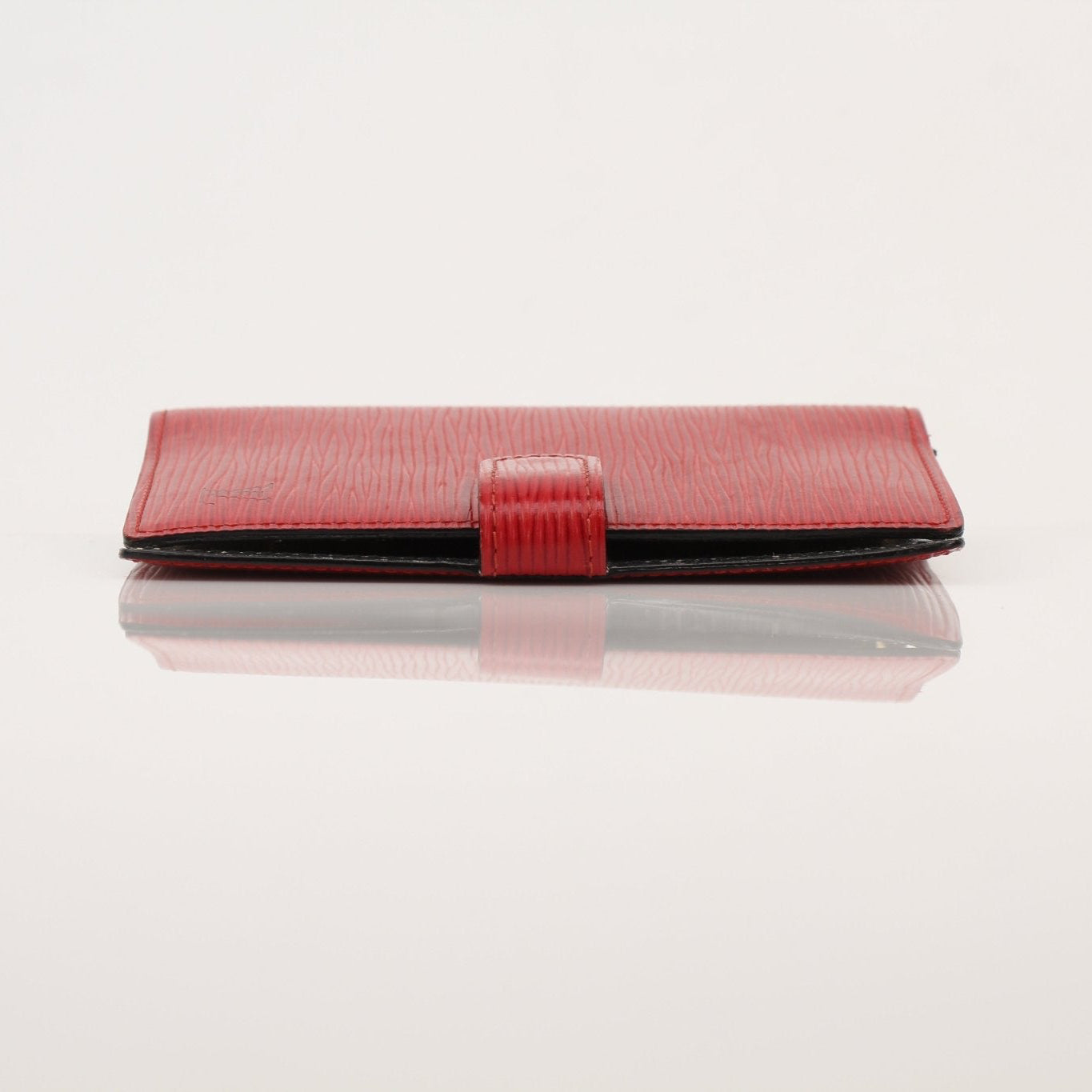 Louis Vuitton Epi Agenda Planner accessory with gold accents, featuring textured epi leather cover and compact size.
