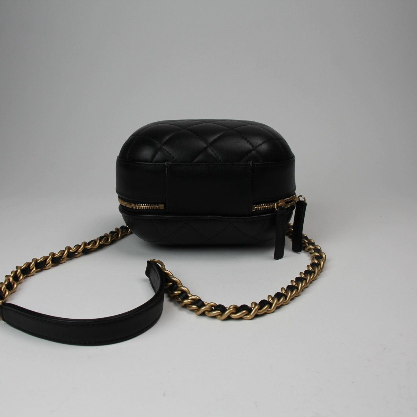 Chanel Matelassé Vanity Shoulder Bag in black leather, featuring quilted design and elegant gold-tone hardware.