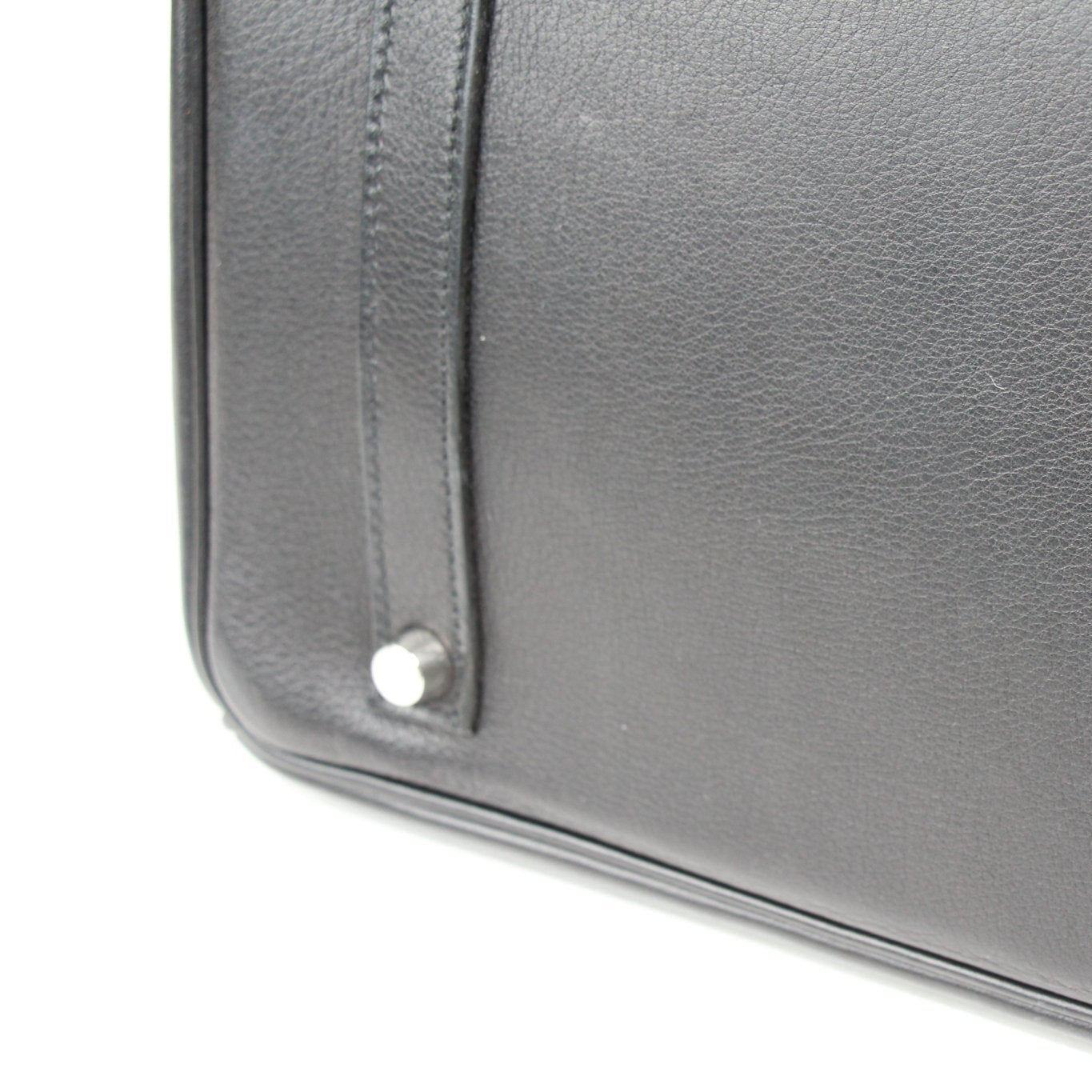 Hermès Birkin 35 handbag in a luxurious design, showcasing fine leather and elegant hardware details.