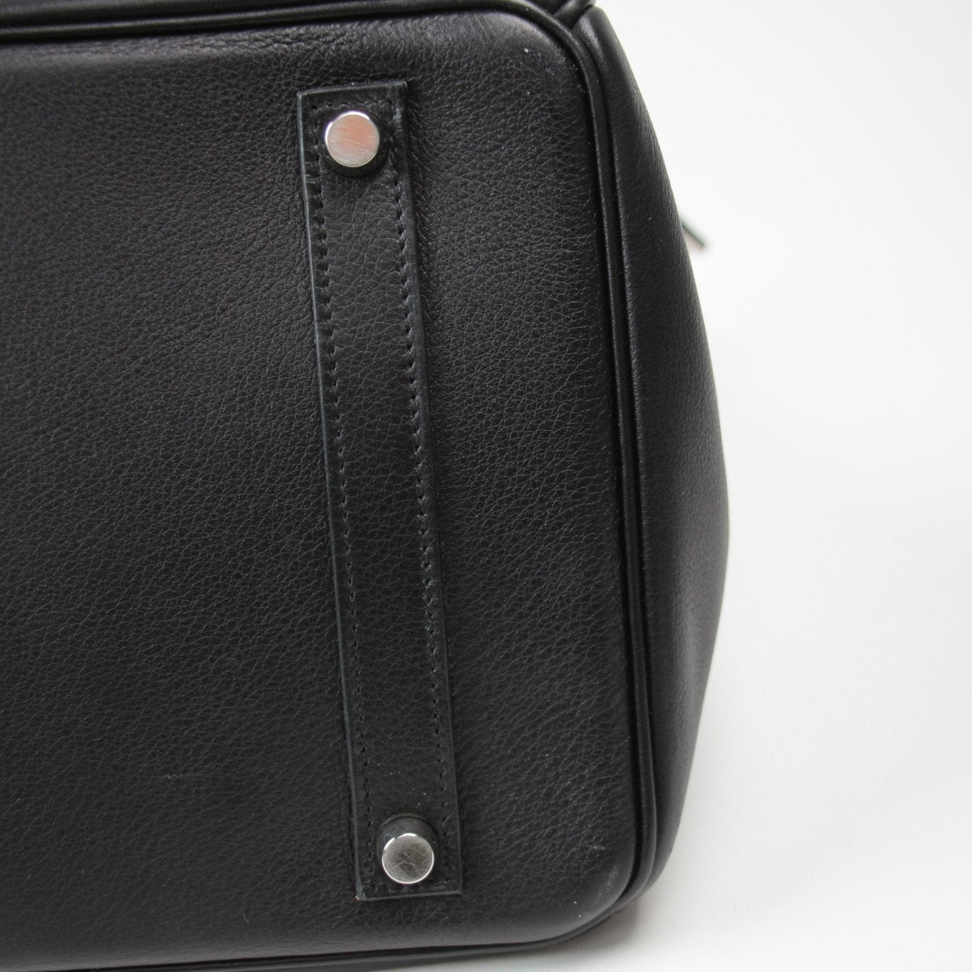 Hermès Birkin 35 handbag in elegant design, showcasing premium leather and iconic structure by Gold & Beyond.