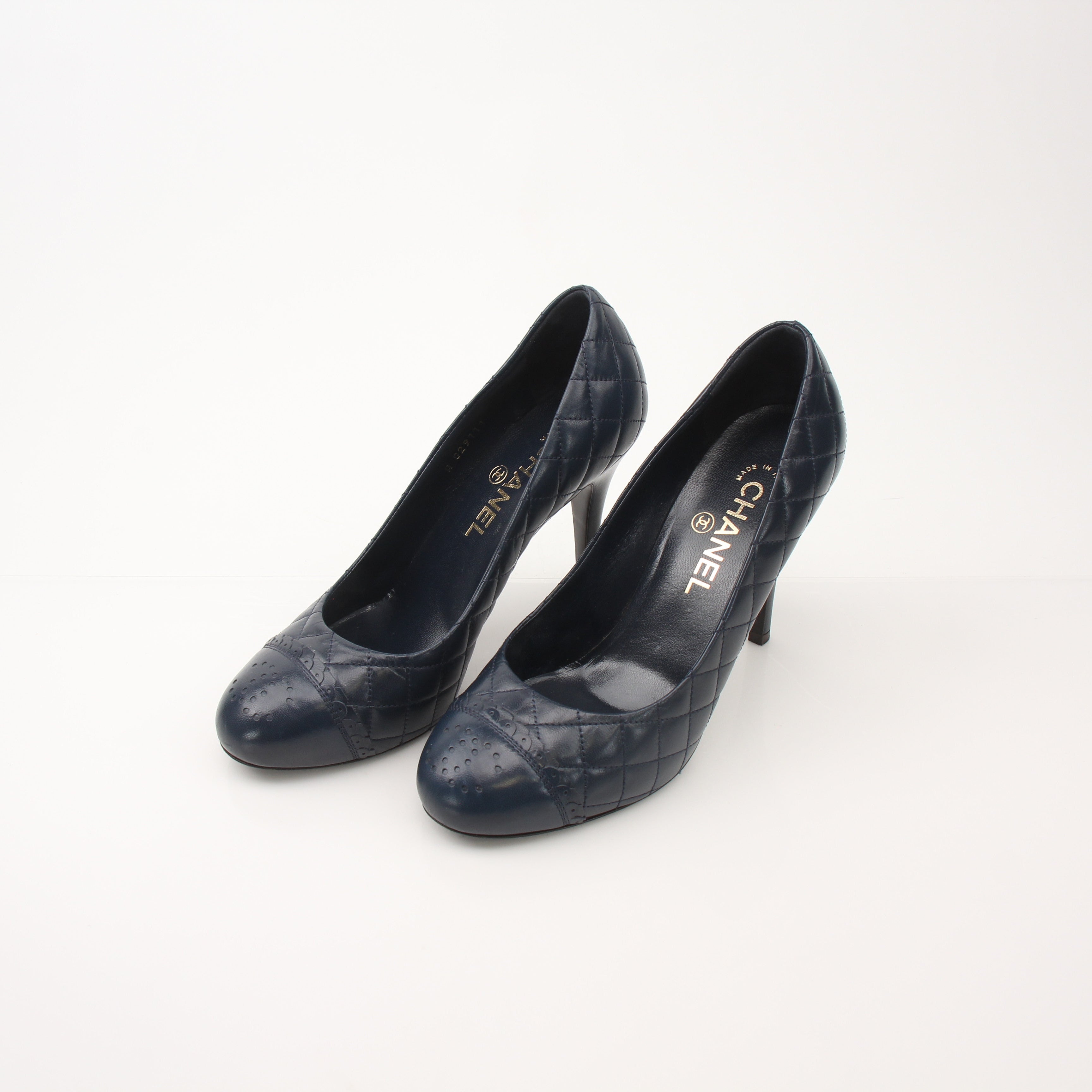 Chanel Women’s Classic Quilted Leather Pumps