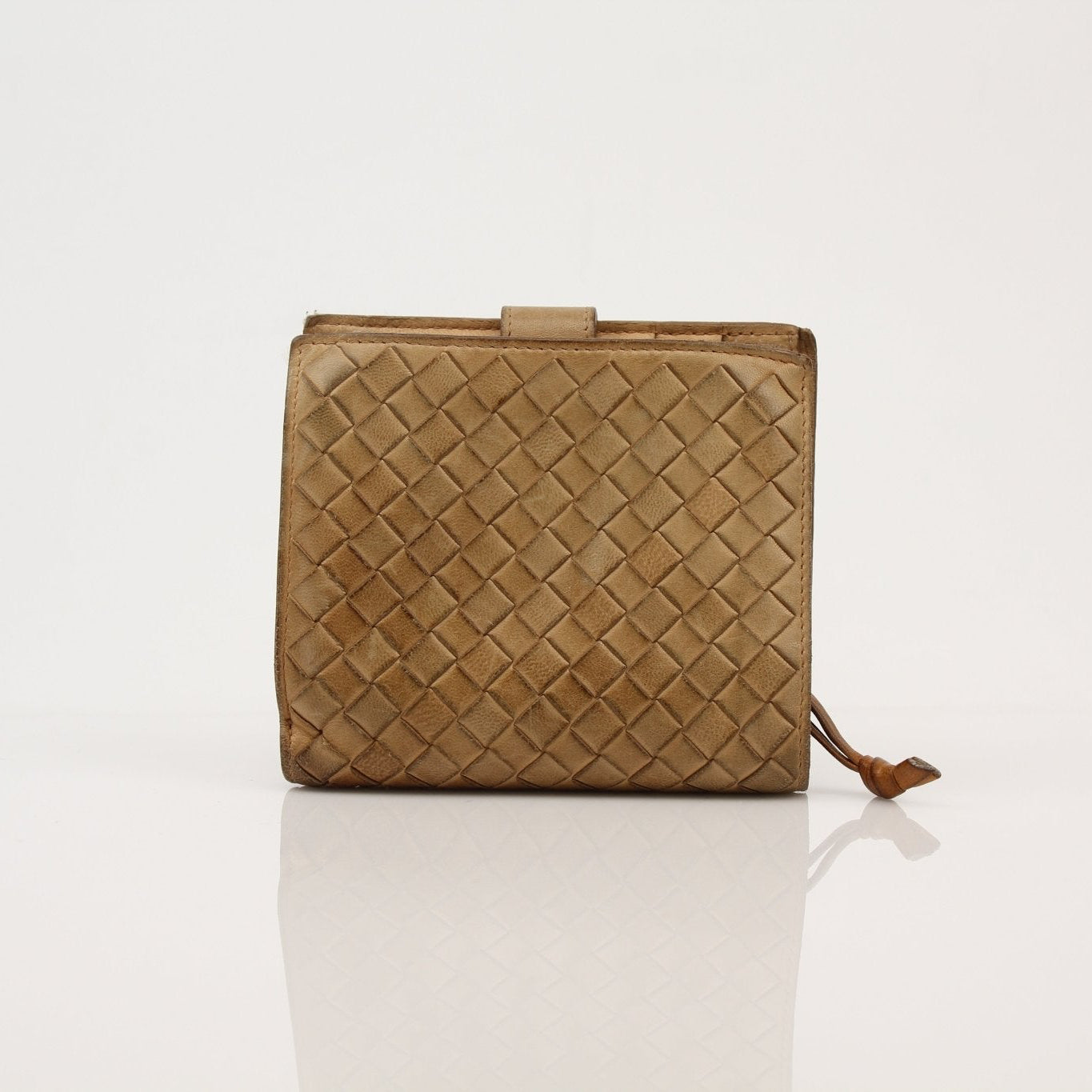 Gold & Beyond Bottega Veneta Vintage Intrecciato wallet with woven leather design and compact, elegant style.