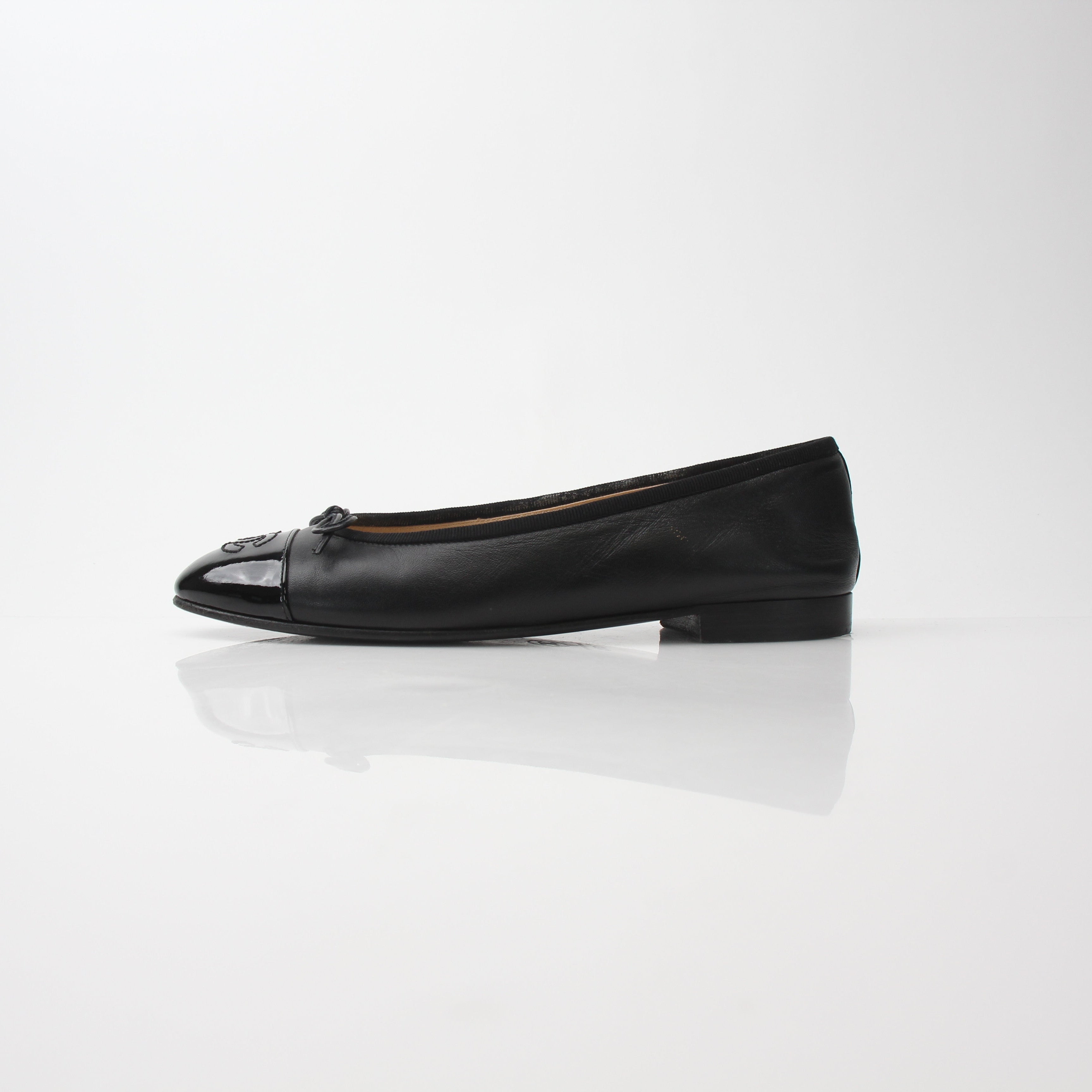 Chanel Women’s CC Cap Toe Bow Detail Ballet Flats