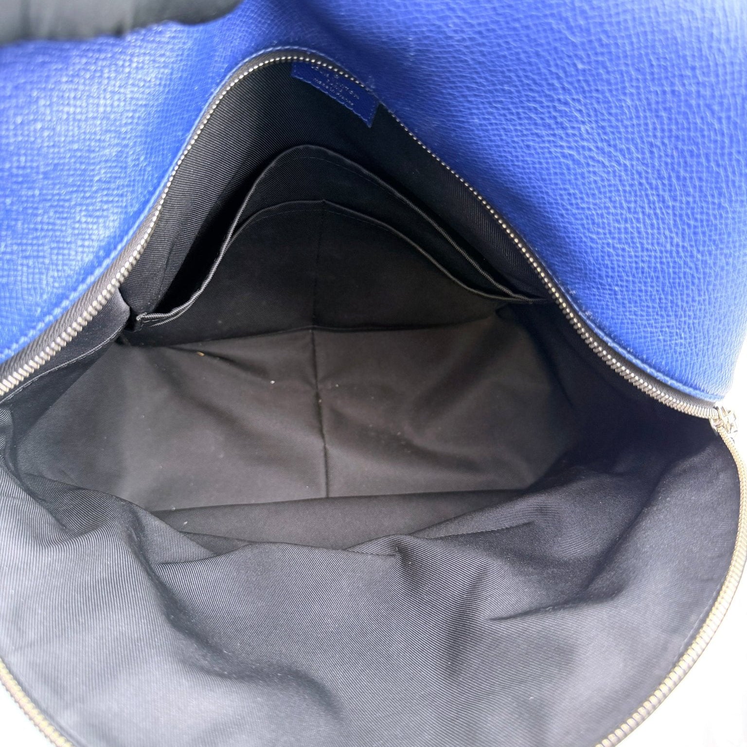 Louis Vuitton Discovery Backpack in travel bag style with durable fabric and stylish design, perfect for travel and daily use.