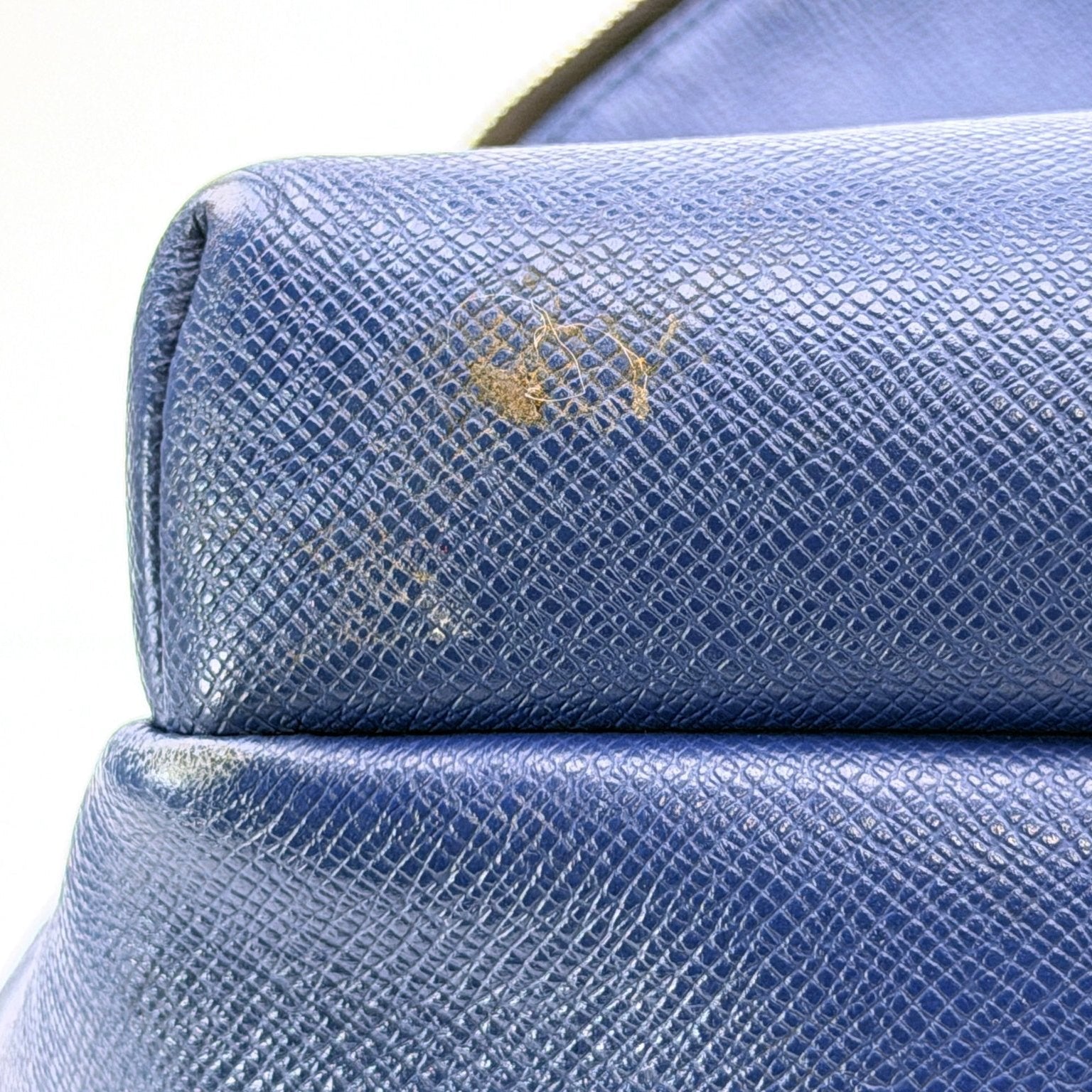 Louis Vuitton Discovery Backpack in travel bag style, featuring signature monogram canvas and adjustable straps, ideal for travel.