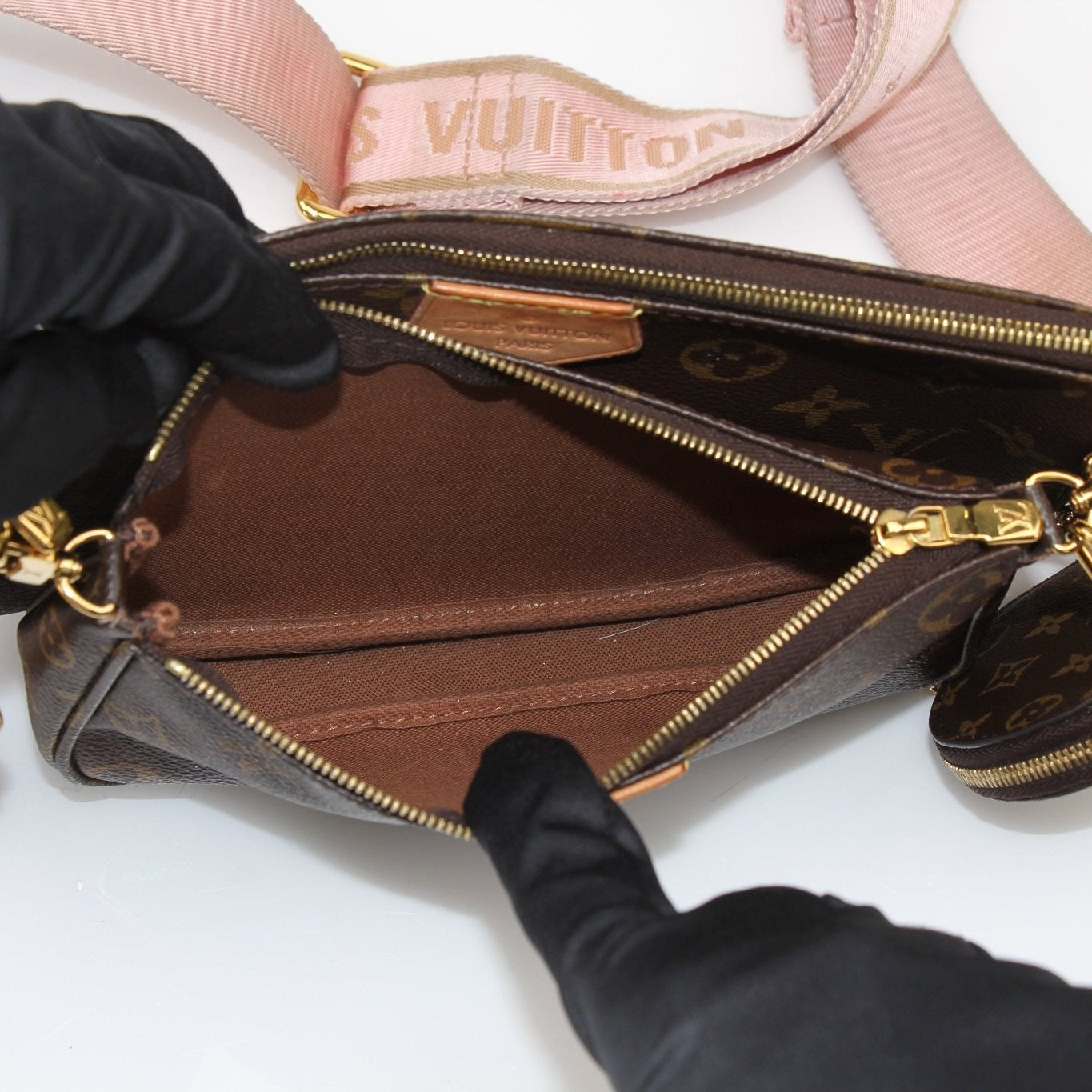 Louis Vuitton Multi Pochette handbag by Gold & Beyond, featuring a stylish multi-compartment design with signature monogram pattern.