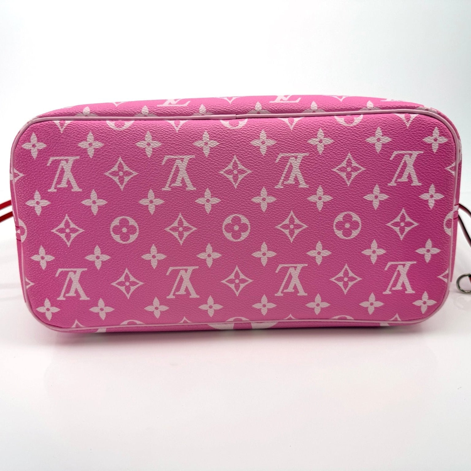 Louis Vuitton Neverfull Escale tote handbag by Gold & Beyond, showing its spacious design and stylish patterned fabric.