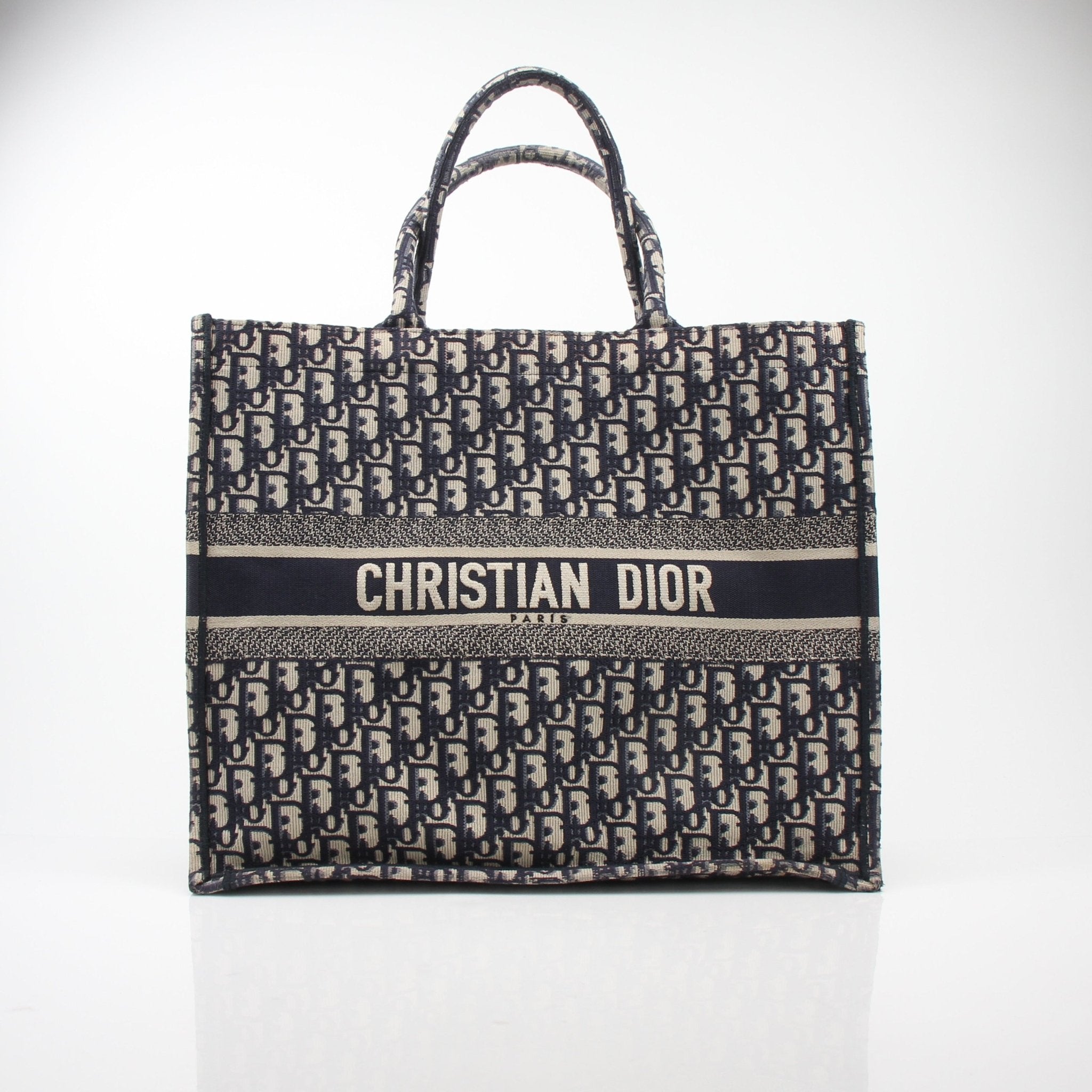 Christian Dior – Gold & Beyond