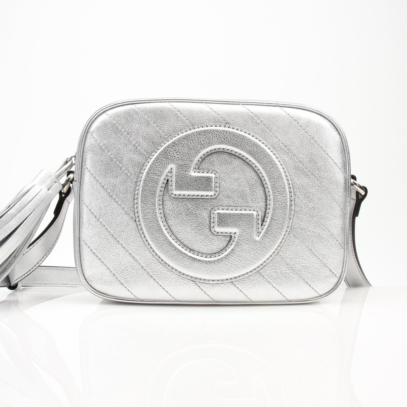 Gucci Blondie shoulder handbag by Gold & Beyond, featuring a stylish design and elegant leather details.