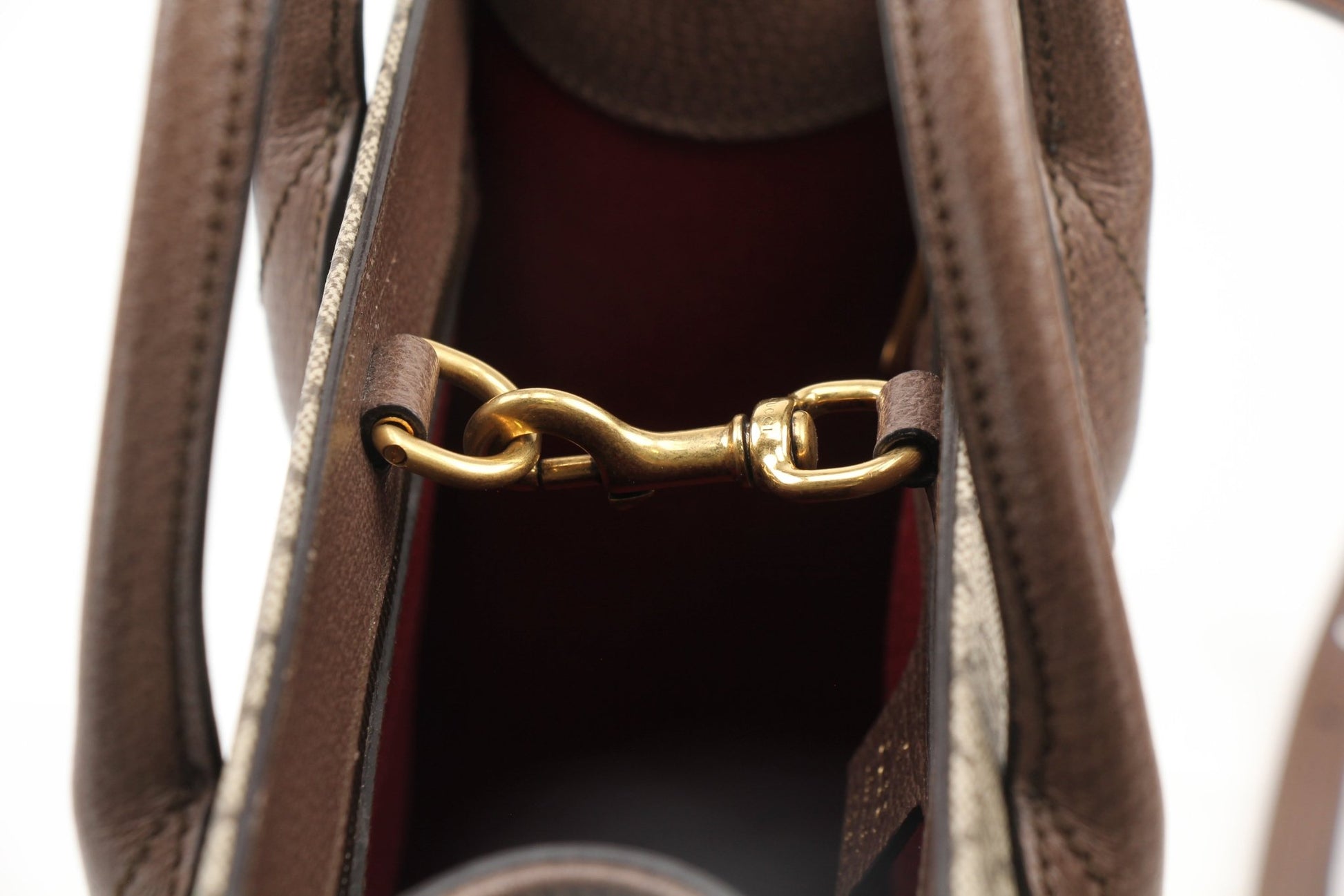 Gold & Beyond Gucci Disney Duck tote bag with cartoon duck design, spacious handbag with leather handles and colorful details.