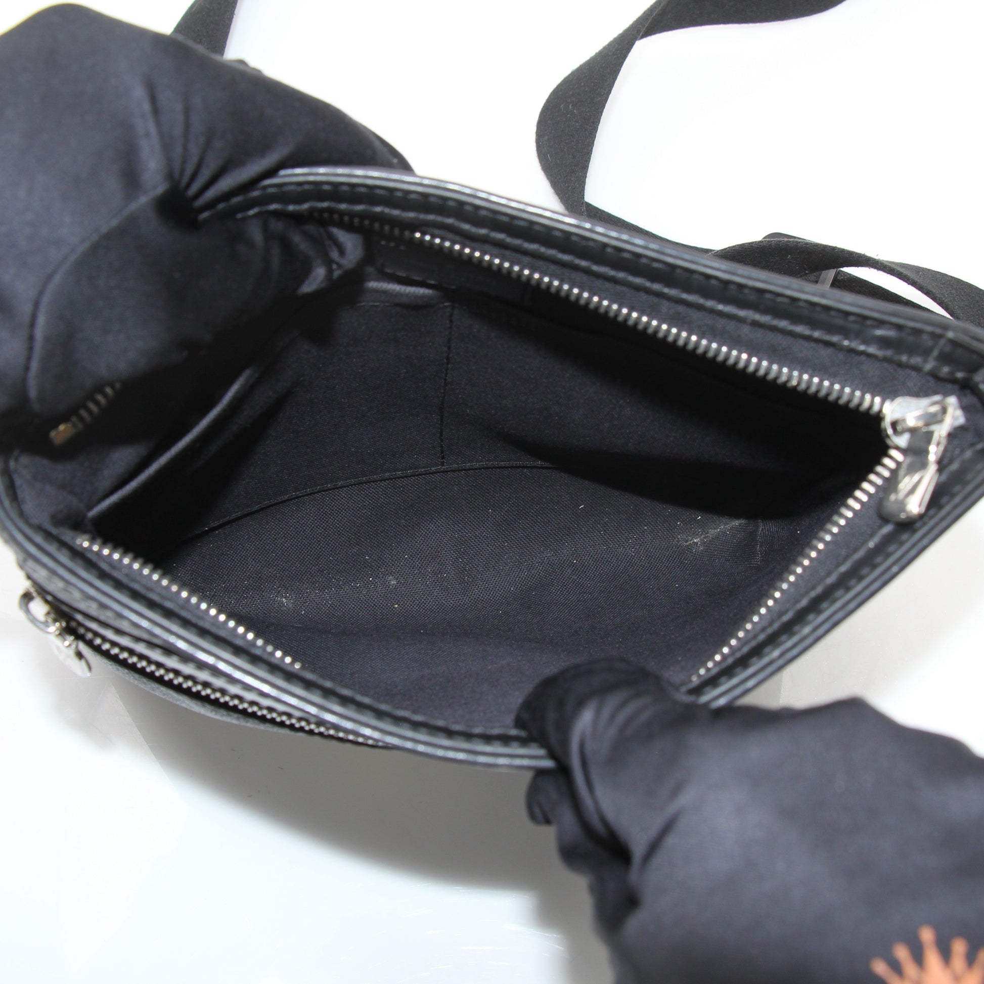 Gold & Beyond Louis Vuitton Thomas Messenger Bag, stylish handbag with classic design and adjustable strap, shown on a clean background.