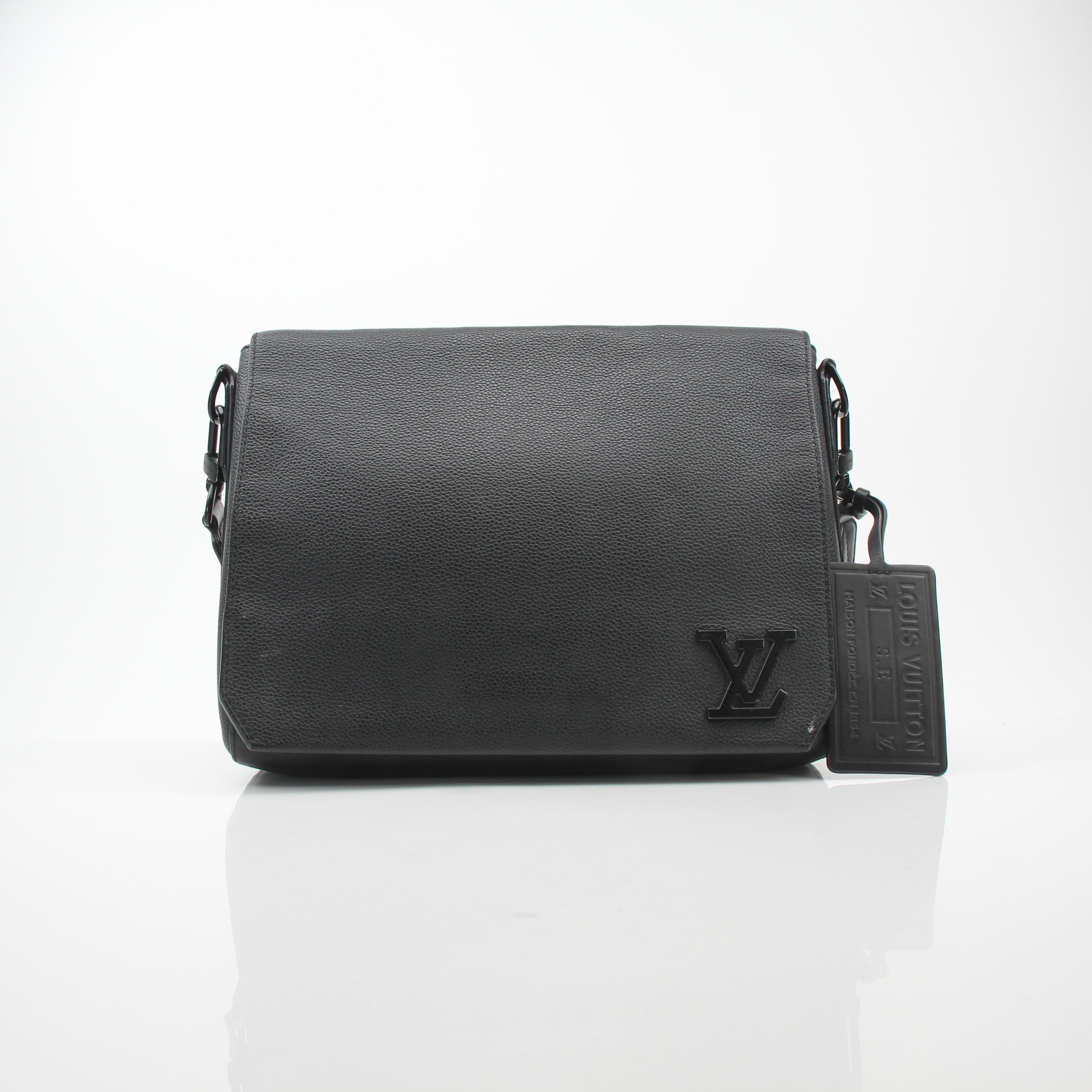 Louis Vuitton Takeoff LV Aerogram Messenger Bag