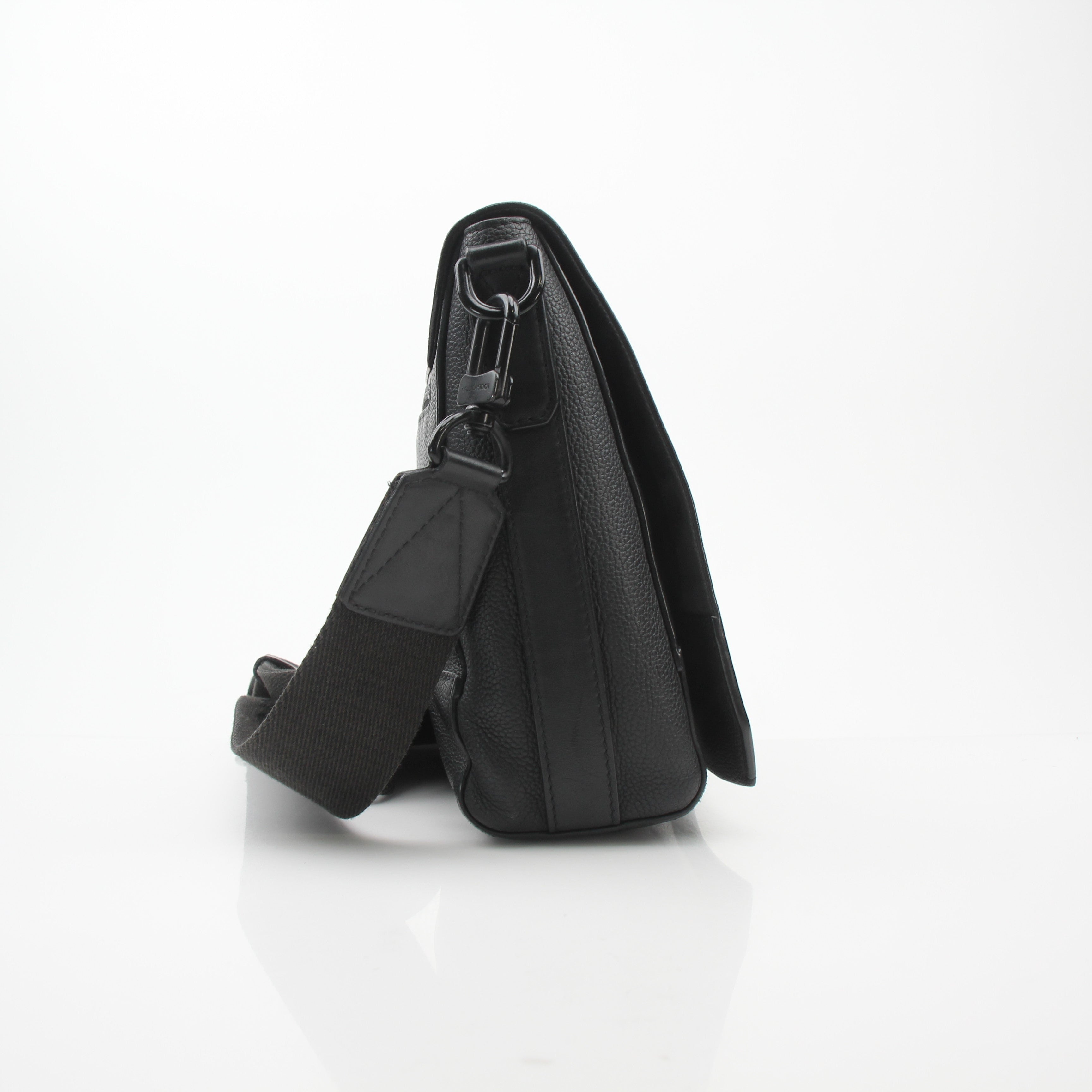 Louis Vuitton Takeoff LV Aerogram Messenger Bag