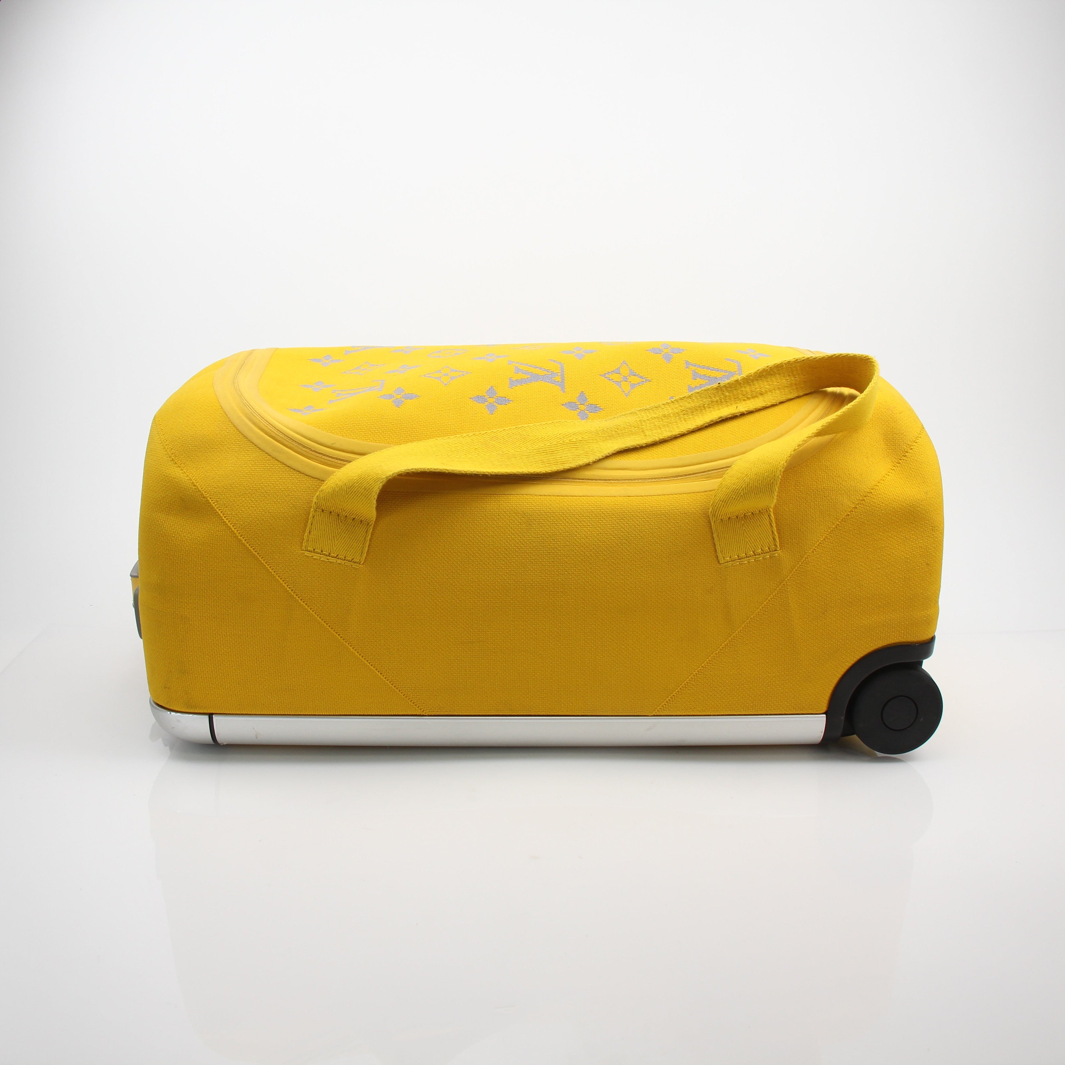 Louis Vuitton Horizon Soft 55 Yellow Monogram Knit Rolling Luggage