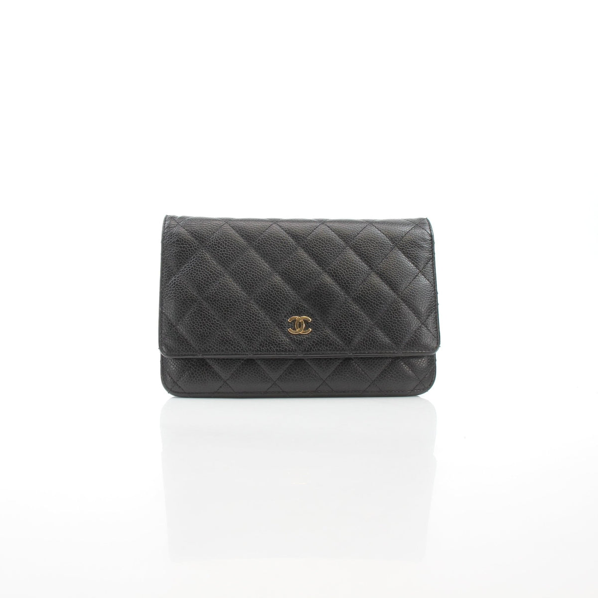 Chanel Classic Caviar Wallet on Chain handbag in black leather with gold chain strap, featuring quilted caviar texture.