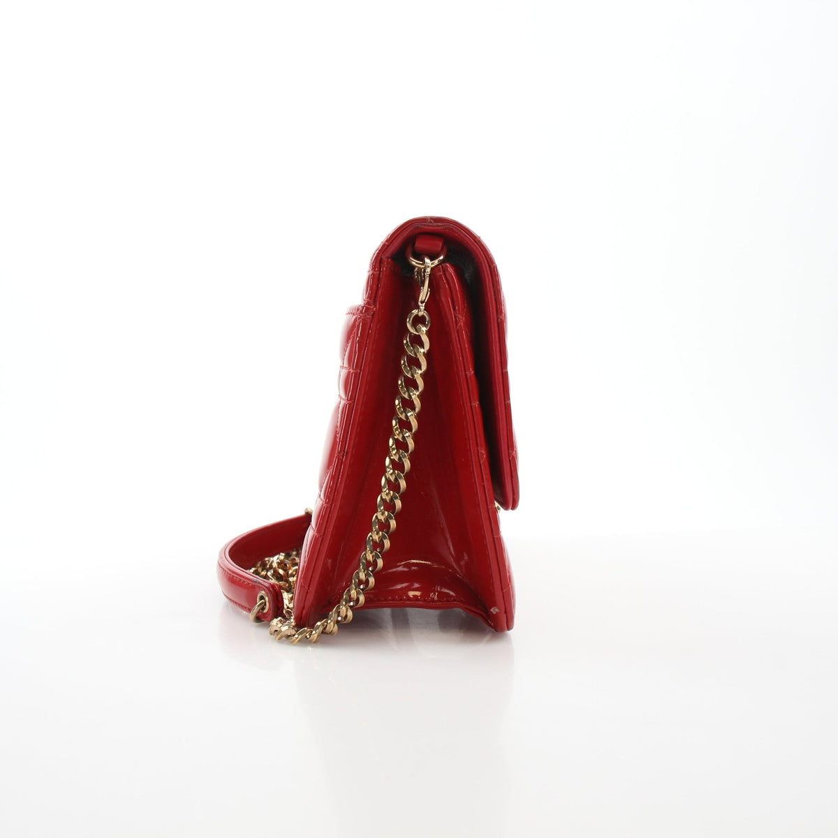 Christian Dior Miss Dior promenade chain handbag with gold accents, featuring a structured leather design and elegant shoulder strap.