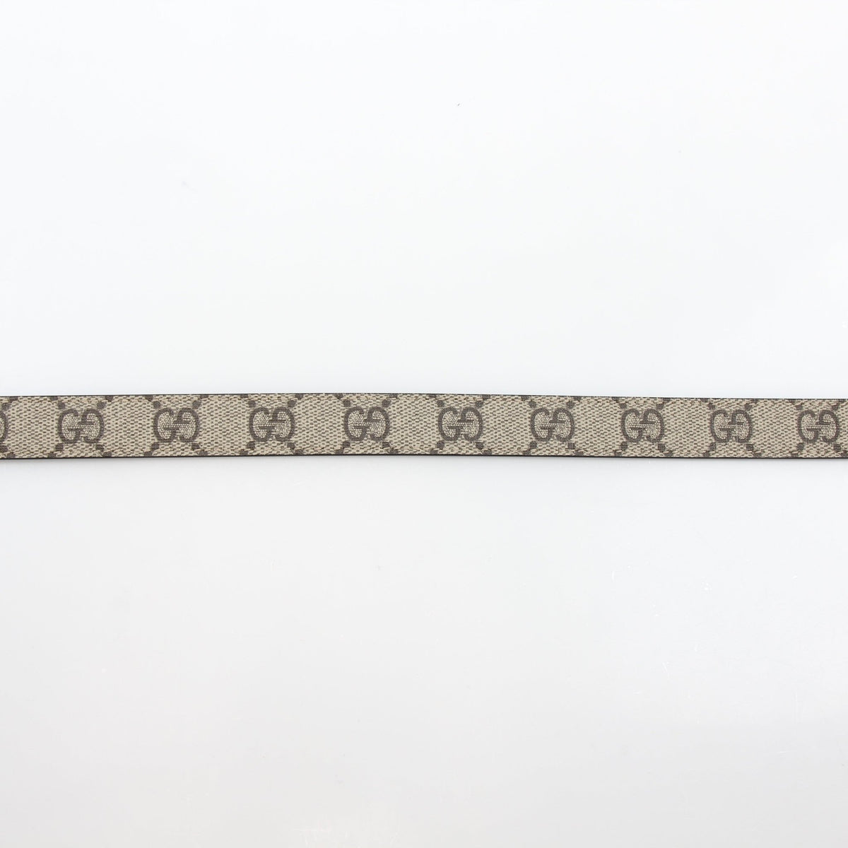 Reversible Gucci GG Supreme Marmont belt with beige, ebony, and black leather, stylish accessories for men and women