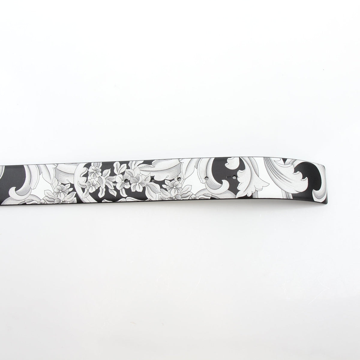 Versace men's Medusa Barocco Istante reversible belt in black and white calfskin leather, stylish accessories for men