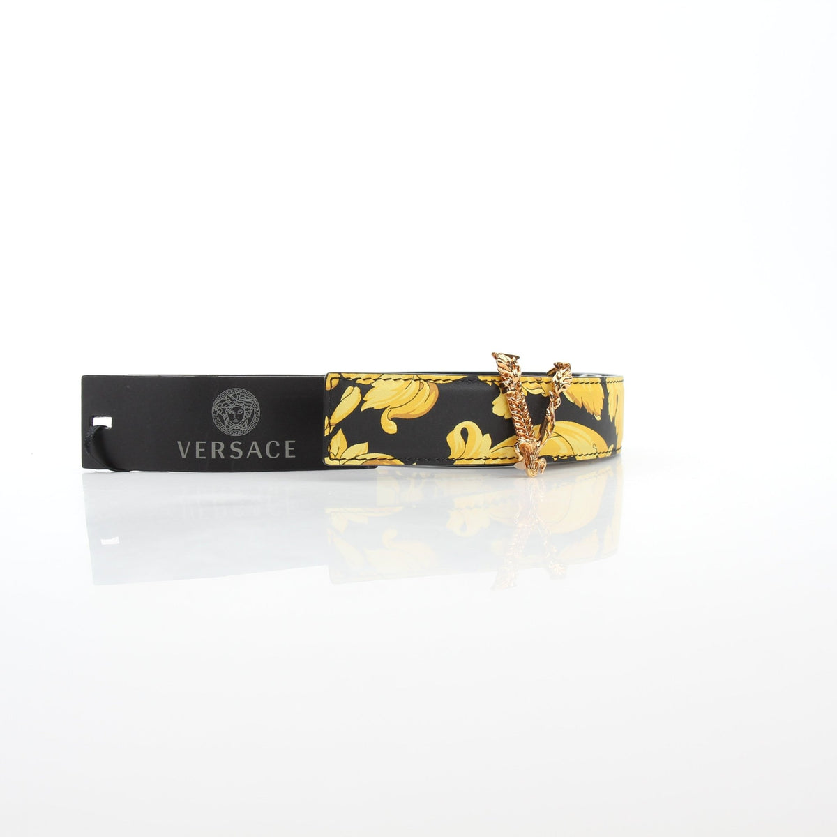 Versace women’s Virtus Barocco print belt in black and gold calfskin leather, stylish accessory with intricate pattern details.
