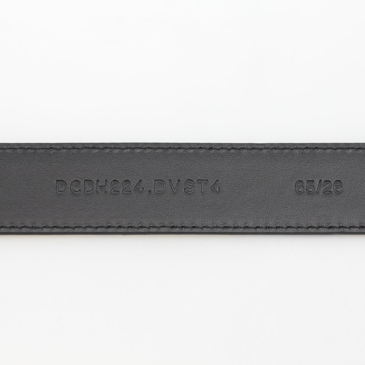 Versace Women's Virtus Barocco print belt in black and gold calfskin leather, featuring a stylish accessories design.