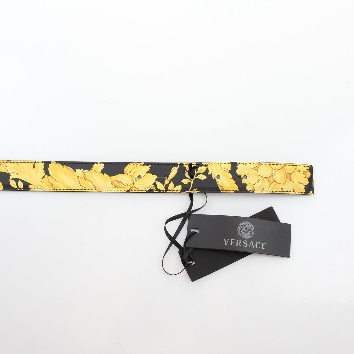 Black and gold calfskin leather Versace women's Virtus Barocco print belt with gold-tone buckle, stylish accessories for elegant outfits.