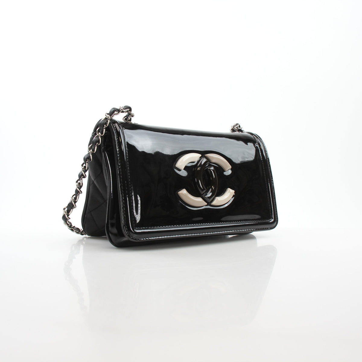 Gold & Beyond Chanel Lipstick Ligne Patent Flap shoulder bag in black leather with chain strap