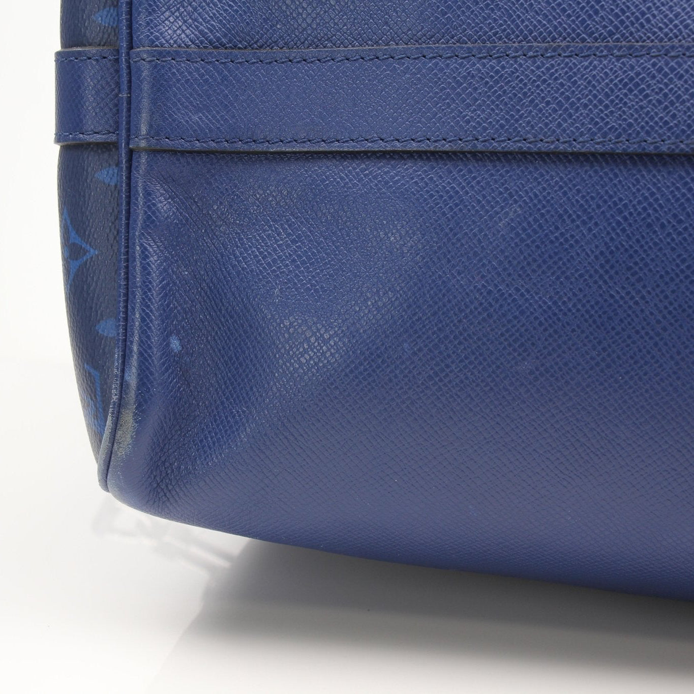 Louis Vuitton Blue Keepall 50 Bandoulière duffle bag for travel, featuring signature monogram canvas and leather trim.