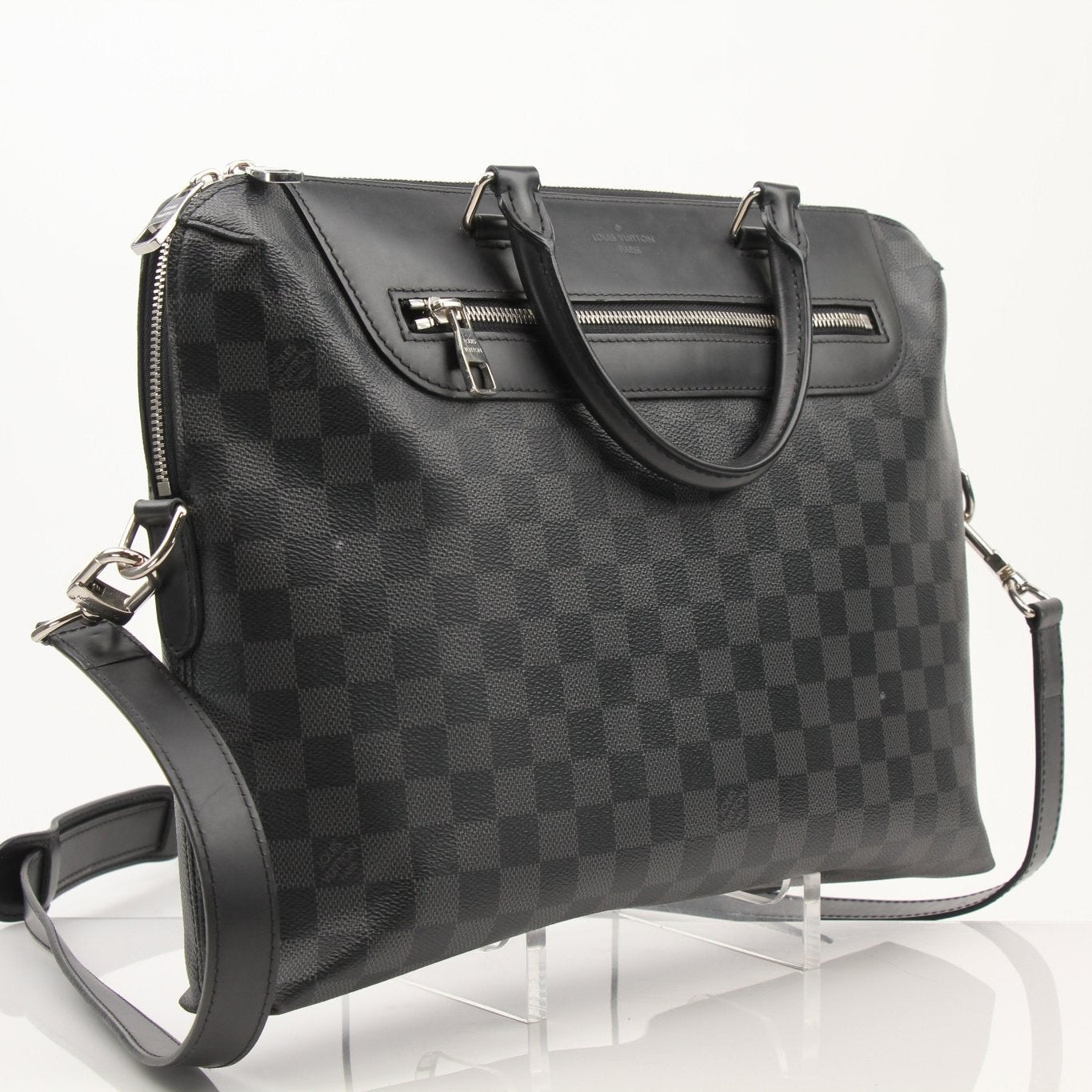 Gold & Beyond Louis Vuitton Porte-Documents Voya Briefcase for travel, featuring sleek design and high-quality leather.