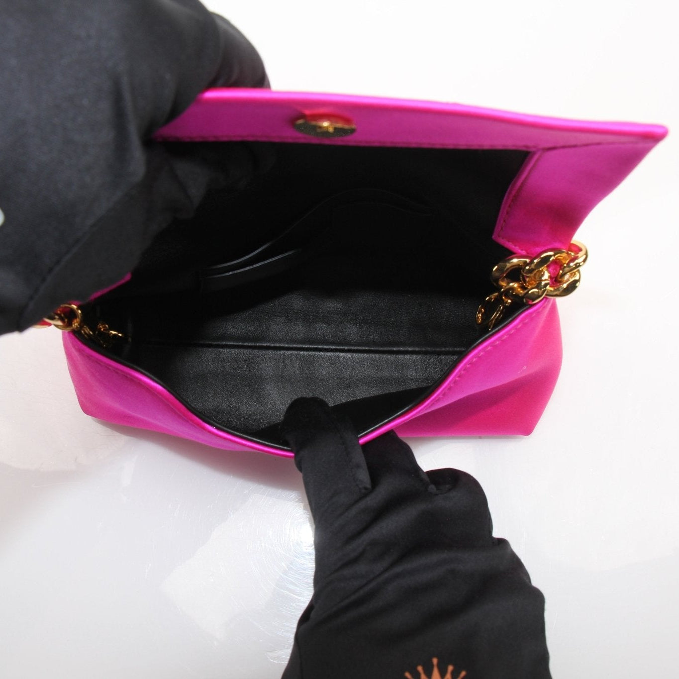 Gold &amp; Beyond Tom Ford shoulder handbag with sleek design and leather strap, stylish for everyday or evening wear.