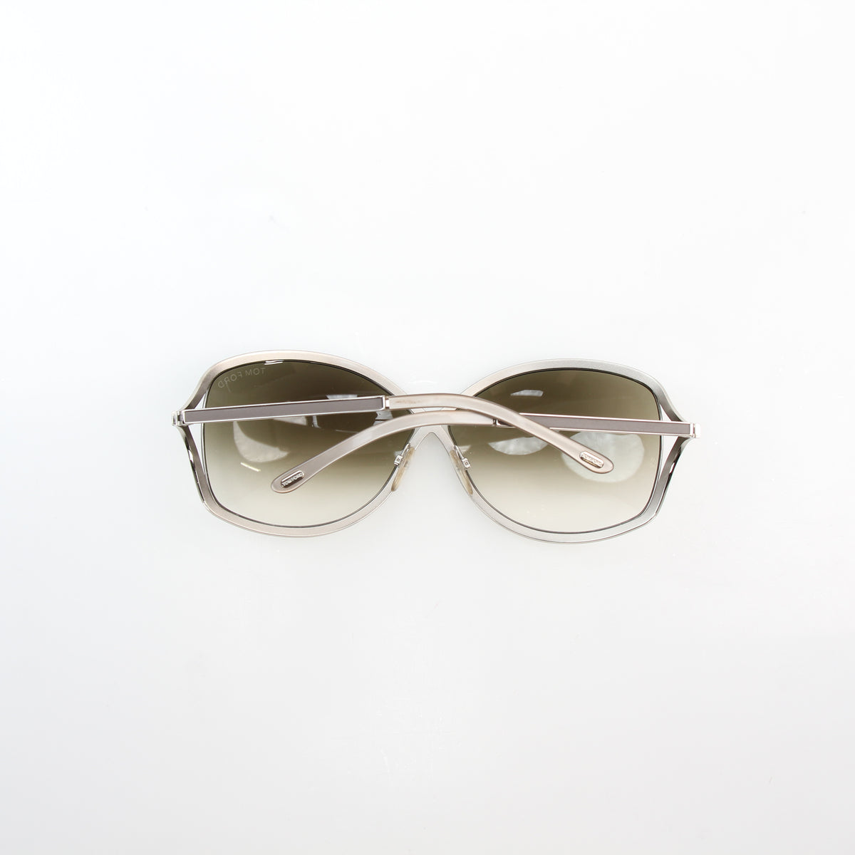 Tom Ford Rickie TF179 oversized butterfly sunglasses in a stylish frame and tinted lenses