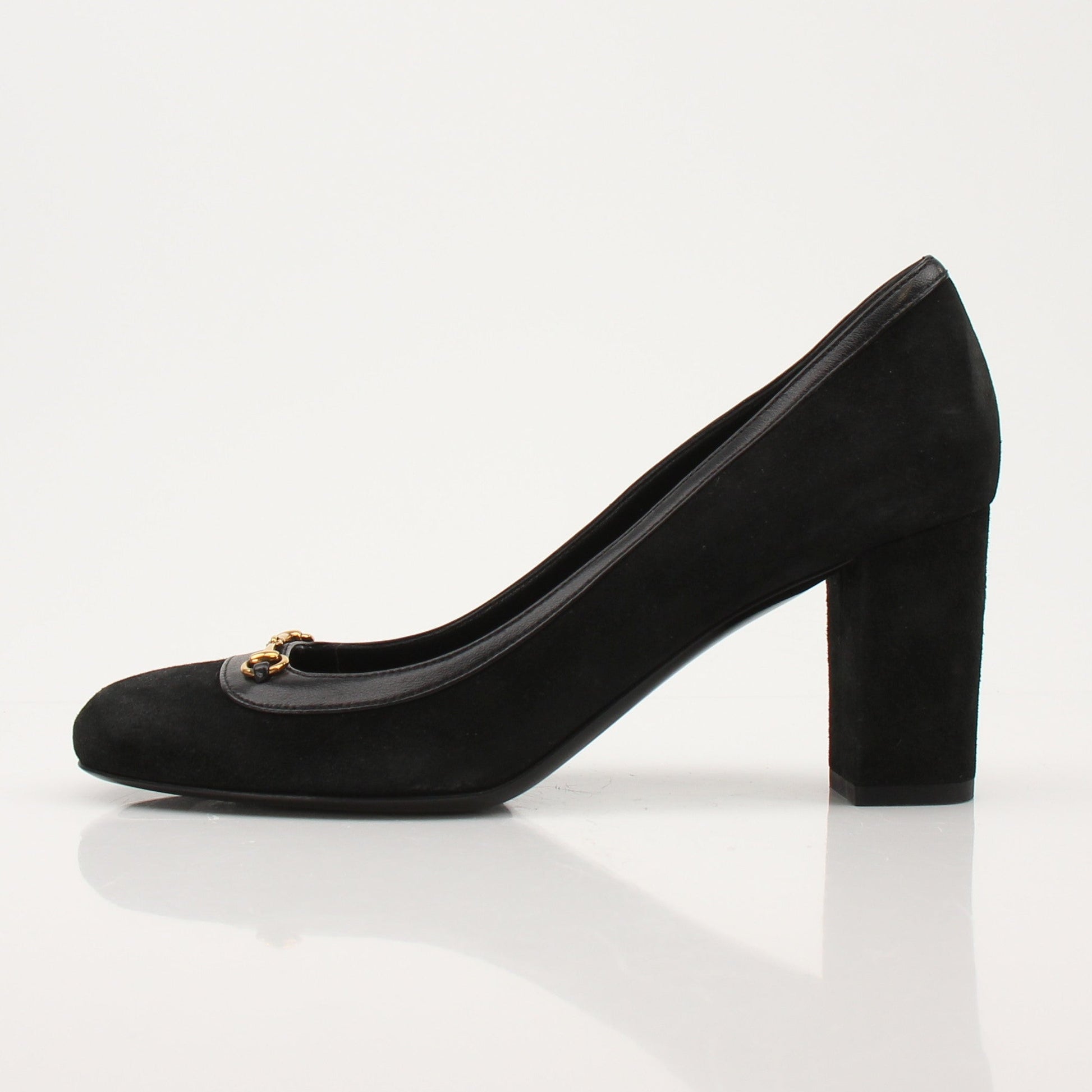Gold & Beyond Gucci Horsebit leather loafers, stylish men's shoes with classic horsebit detail, crafted from high-quality leather.