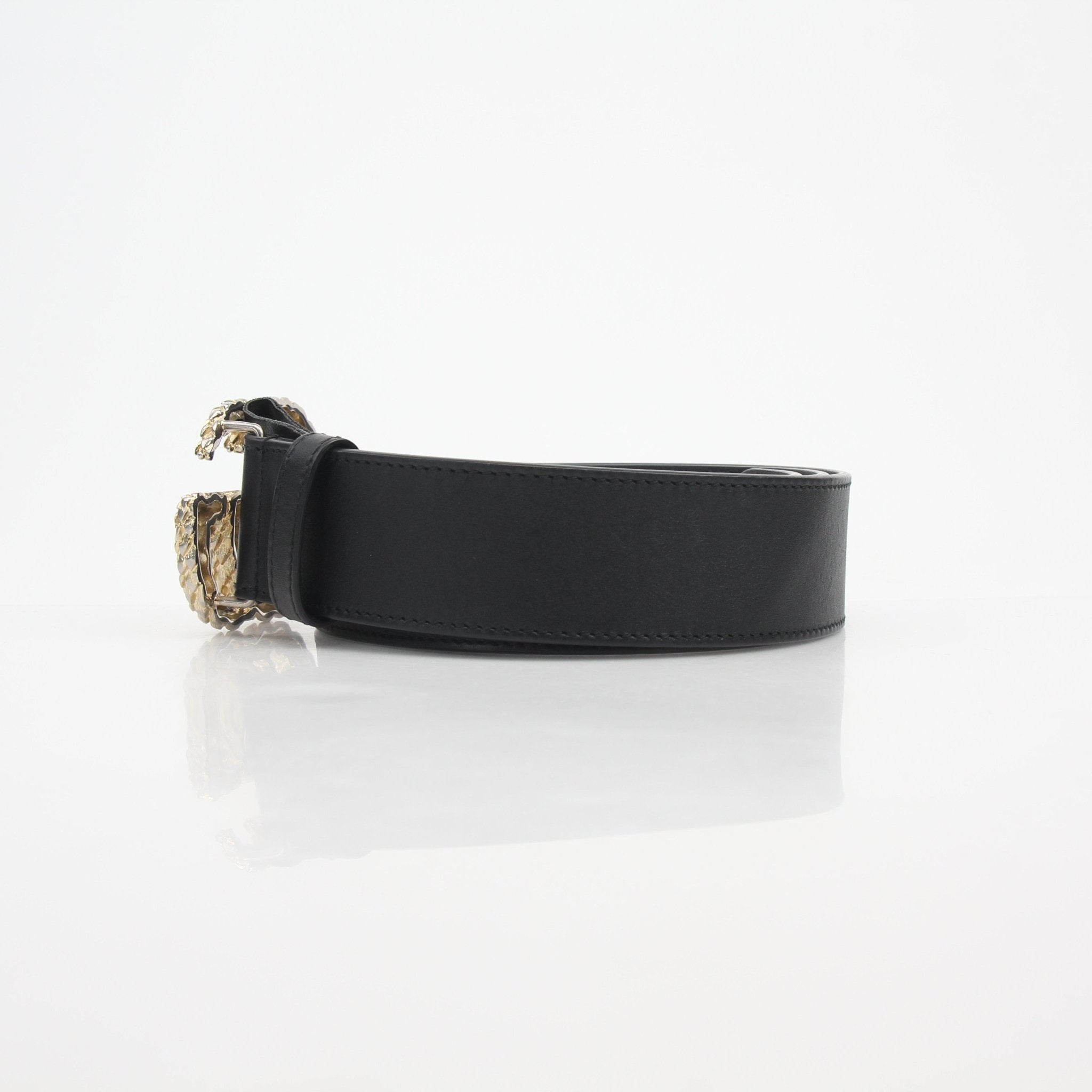 Gucci GG Marmont scales leather belt in size 95/38, showcasing the distinctive quilted pattern and gold-tone hardware.
