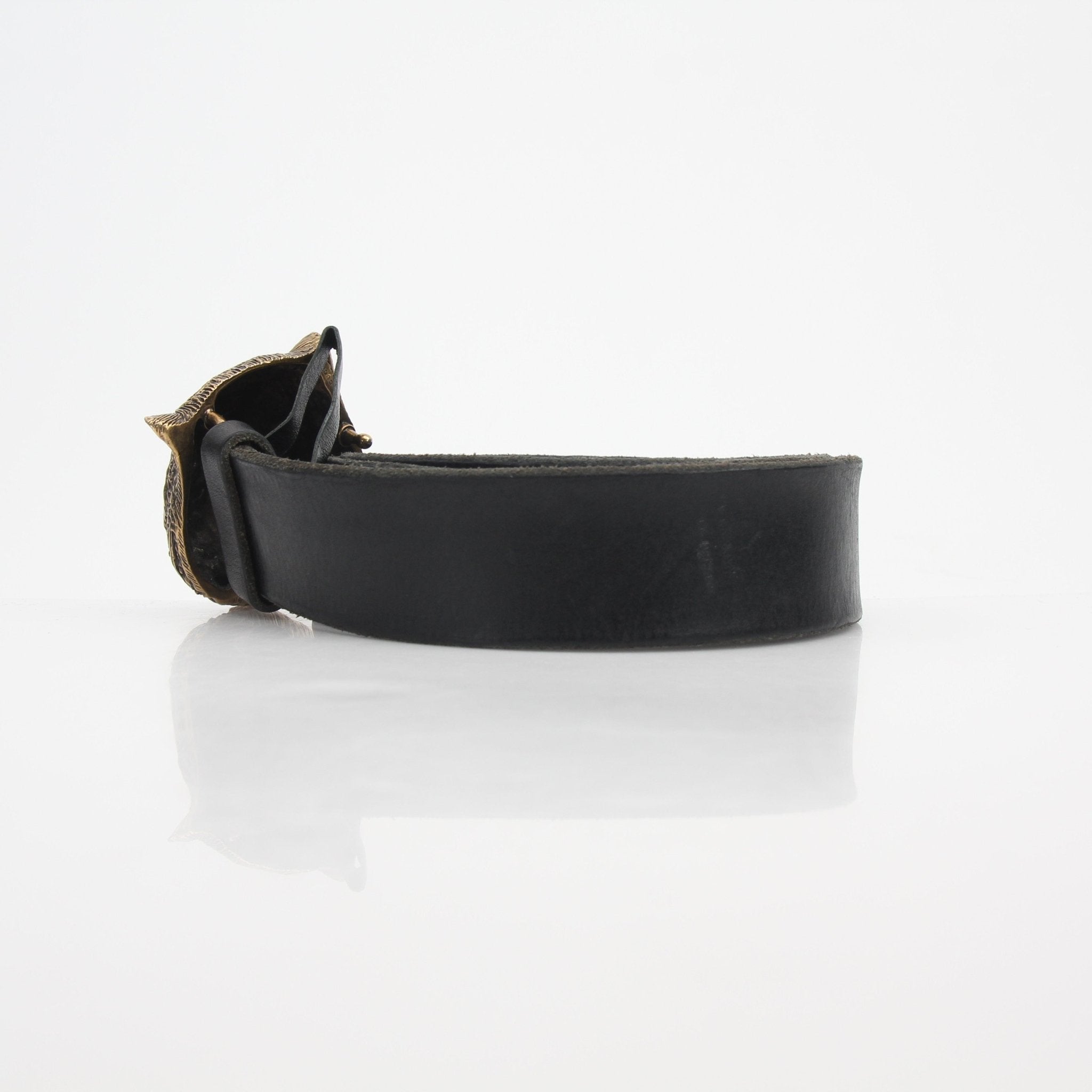Gucci Feline Head leather belt in black with gold hardware, stylish accessories for men and women.