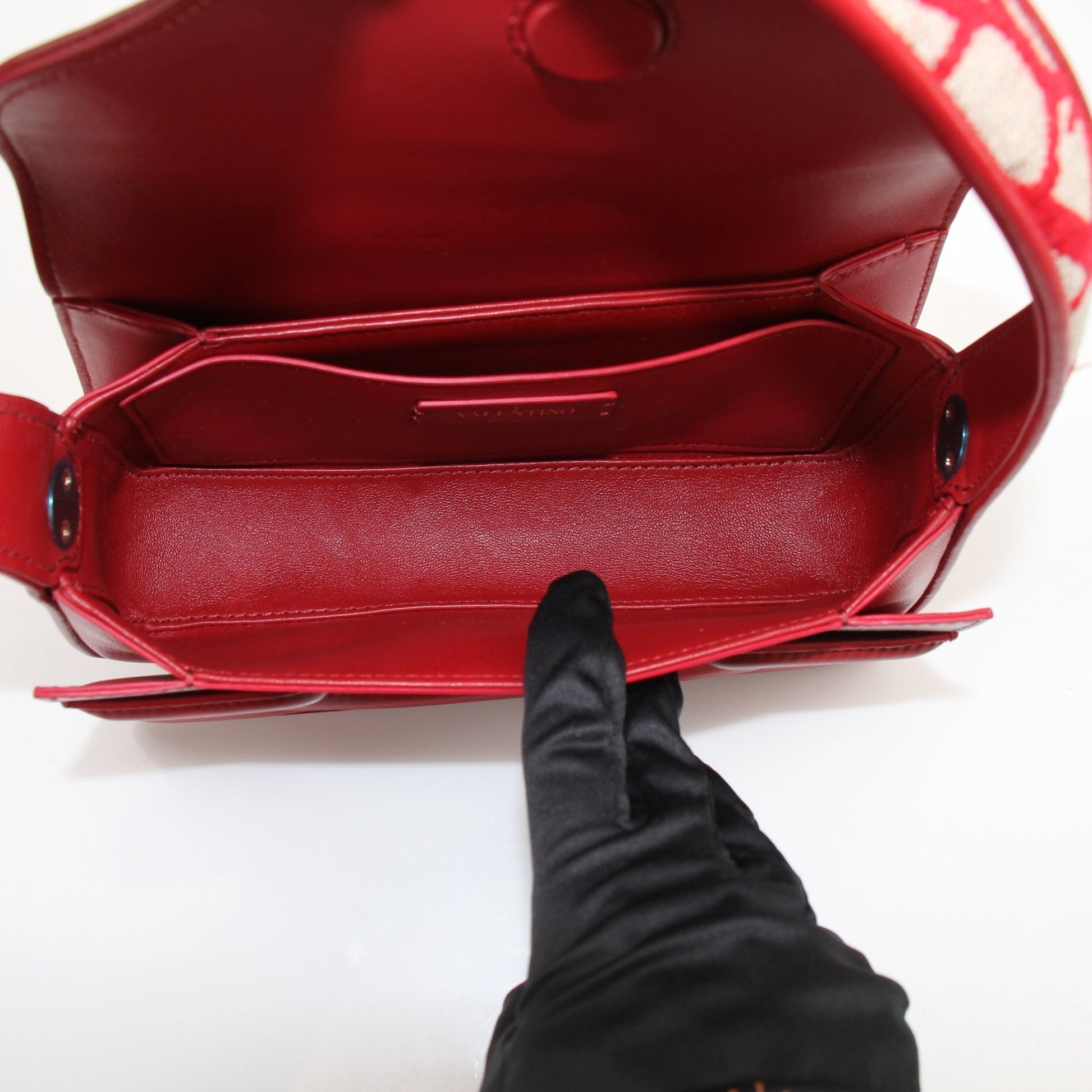 Gold & Beyond Valentino Deuxièmes shoulder handbag with sleek design and top handle, showcasing elegant craftsmanship.