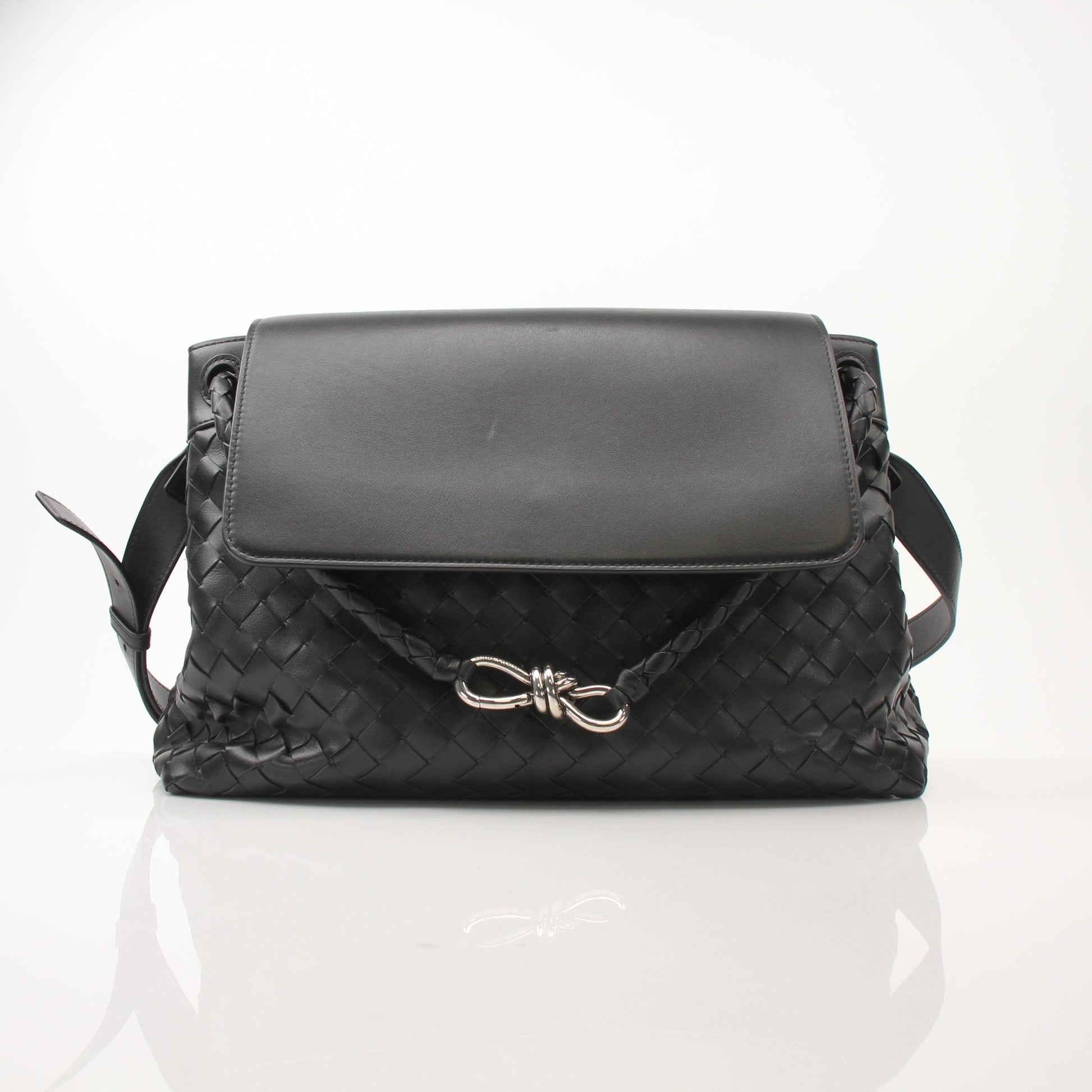 Bottega Veneta Andiamo messenger handbag in luxurious leather with gold accents, designed by Gold & Beyond.