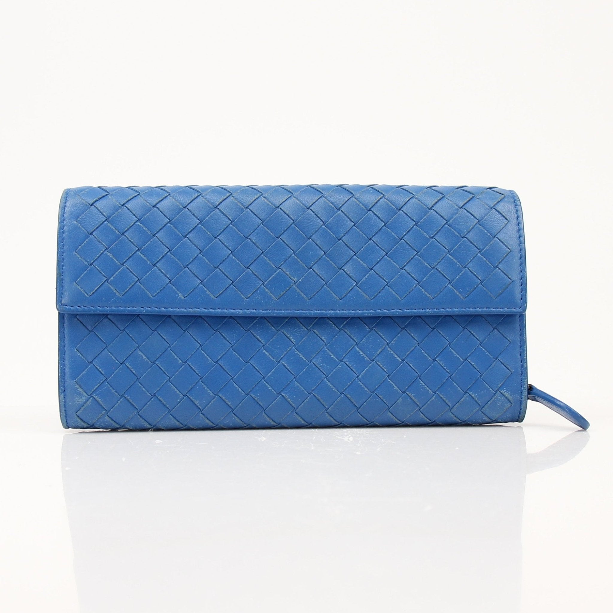 Gold & Beyond Bottega Veneta mesh long wallet with textured design and multiple card slots on a white background.