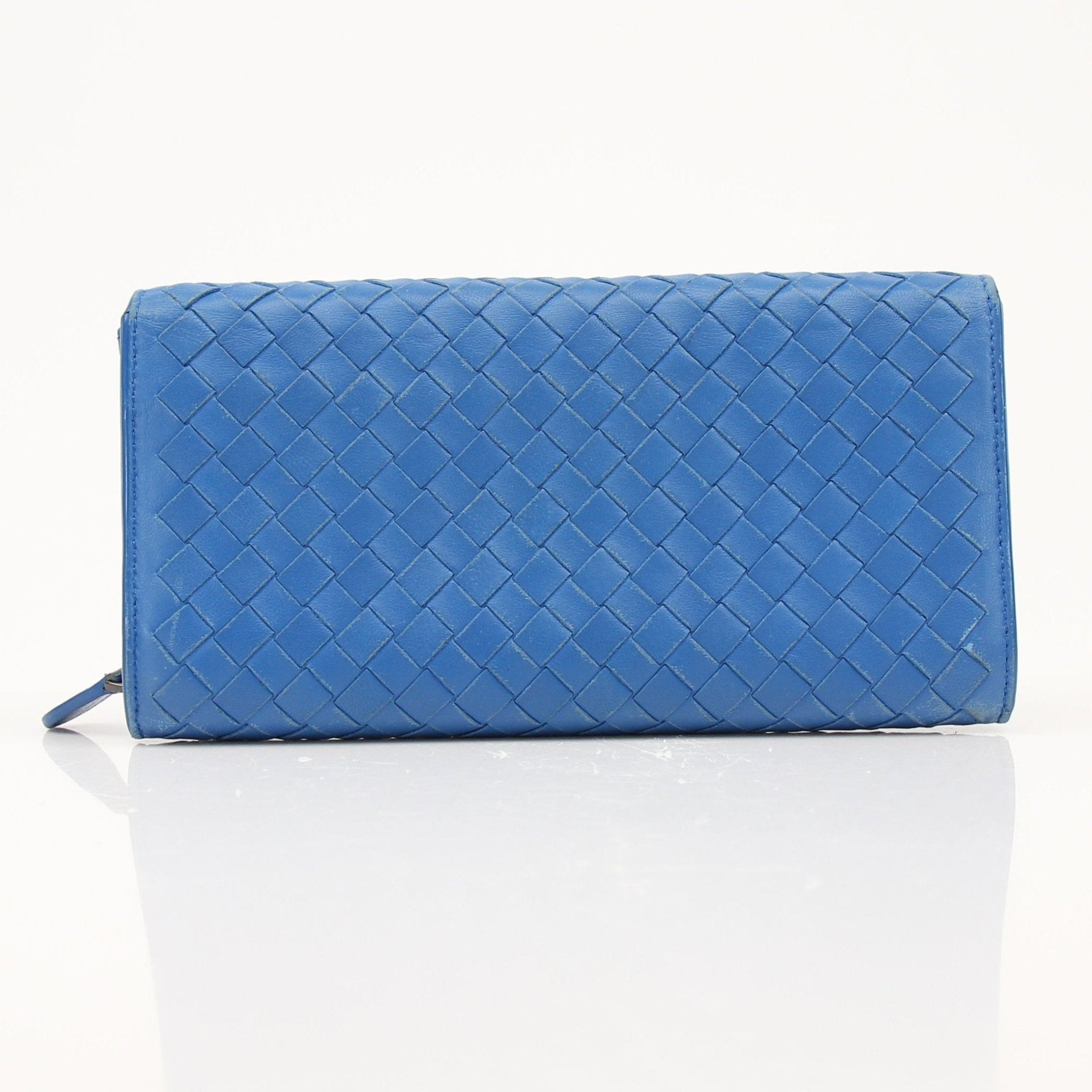 Gold & Beyond Bottega Veneta mesh long wallet with textured fabric and sleek design, featuring multiple card slots and a spacious interior.