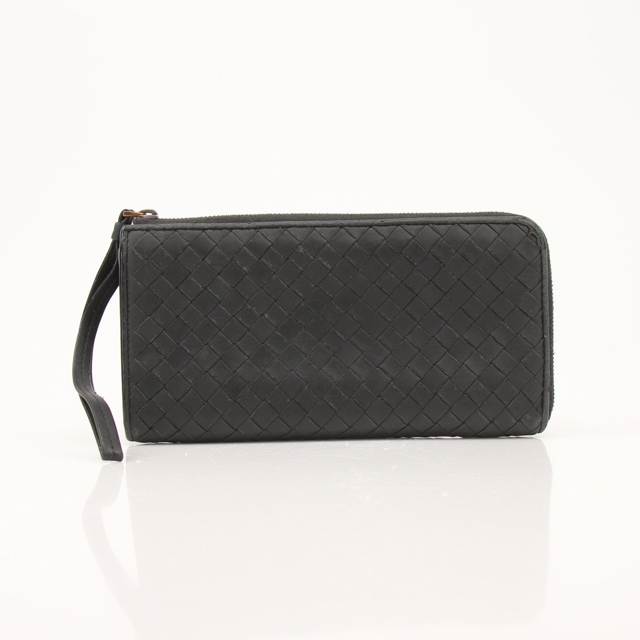 Black Bottega Veneta Nero Intrecciato leather wallet with woven design, featuring sleek craftsmanship and subtle brand detailing.